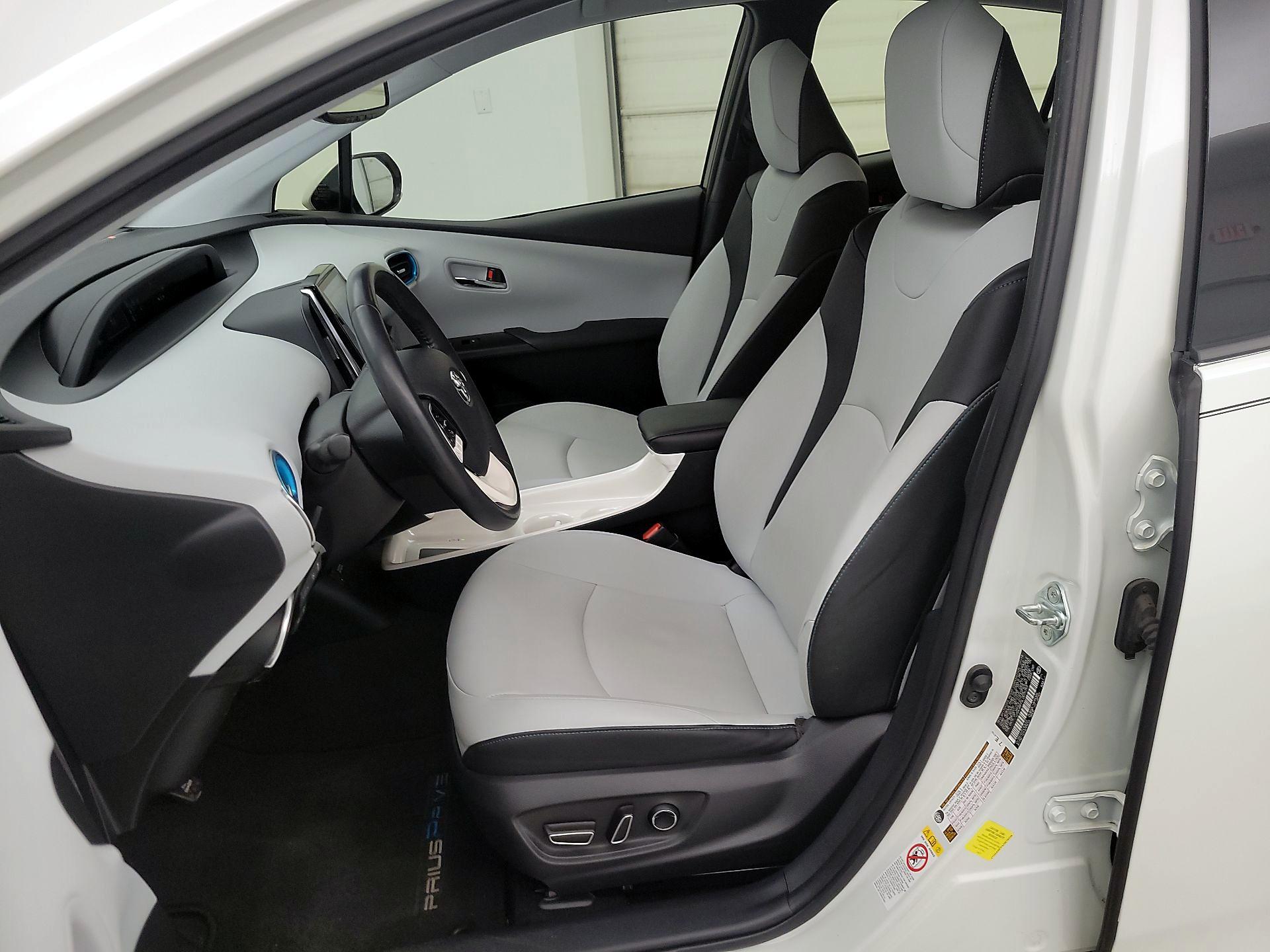 Thumbnail: 2018 Toyota Prius Prime - 11