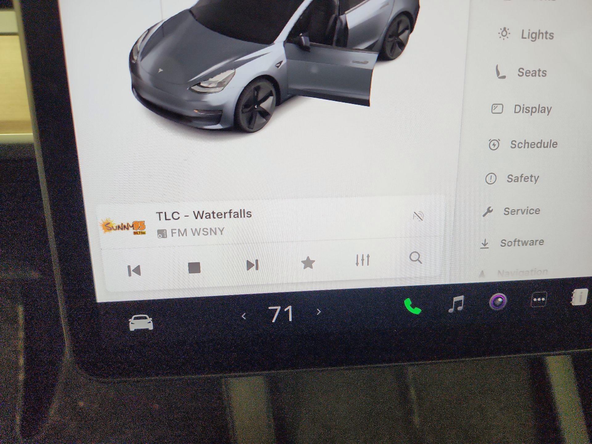 Thumbnail: 2022 Tesla Model 3 - 14