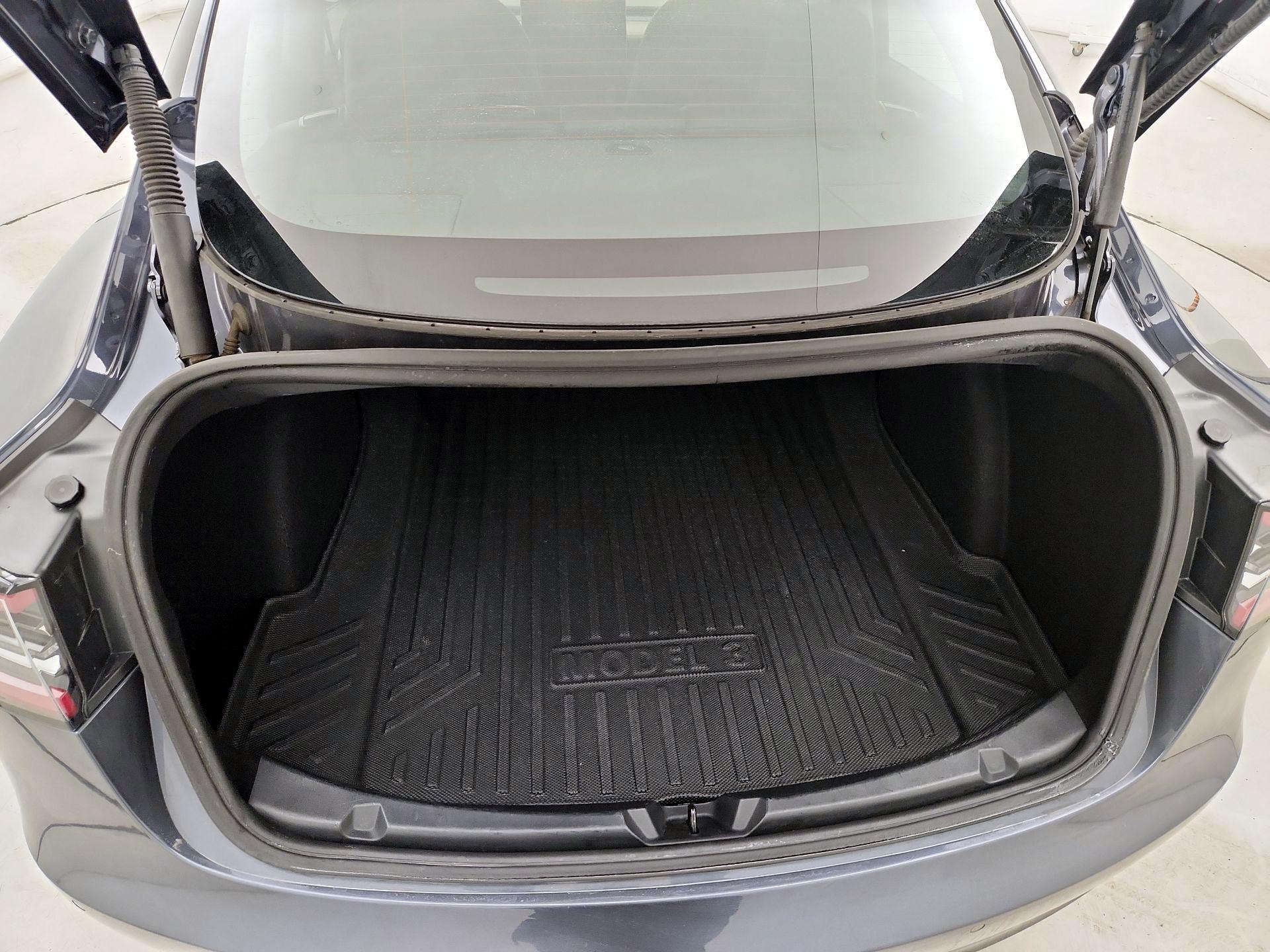 Thumbnail: 2022 Tesla Model 3 - 17