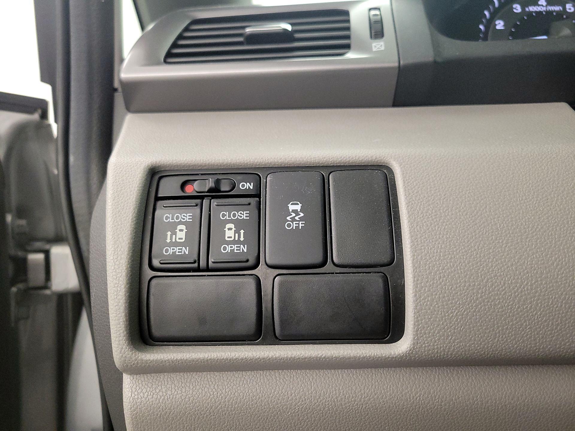 Thumbnail: 2014 Honda Odyssey - 13