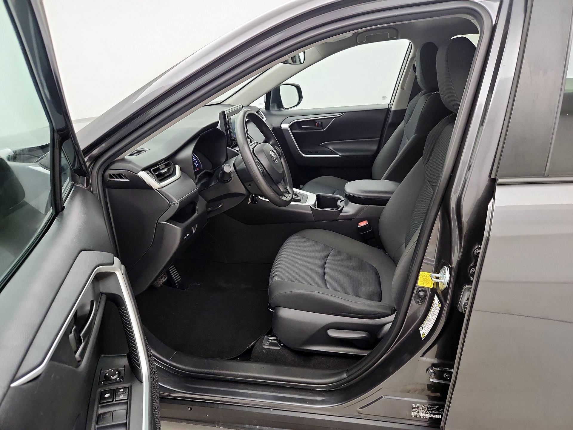 Thumbnail: 2022 Toyota RAV4 - 11