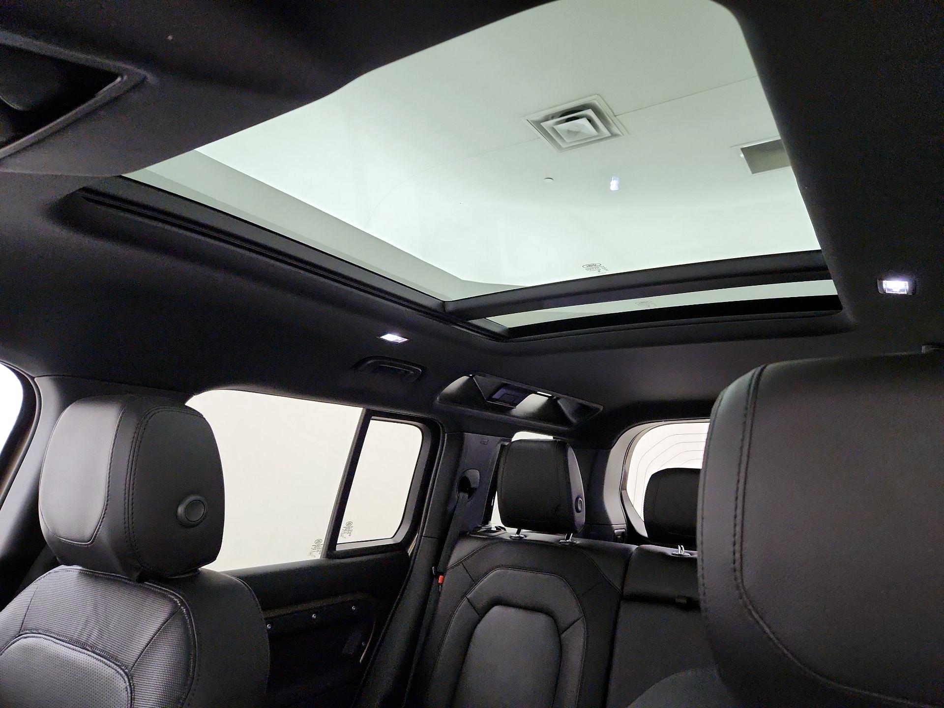 Thumbnail: 2024 Land Rover Defender - 20