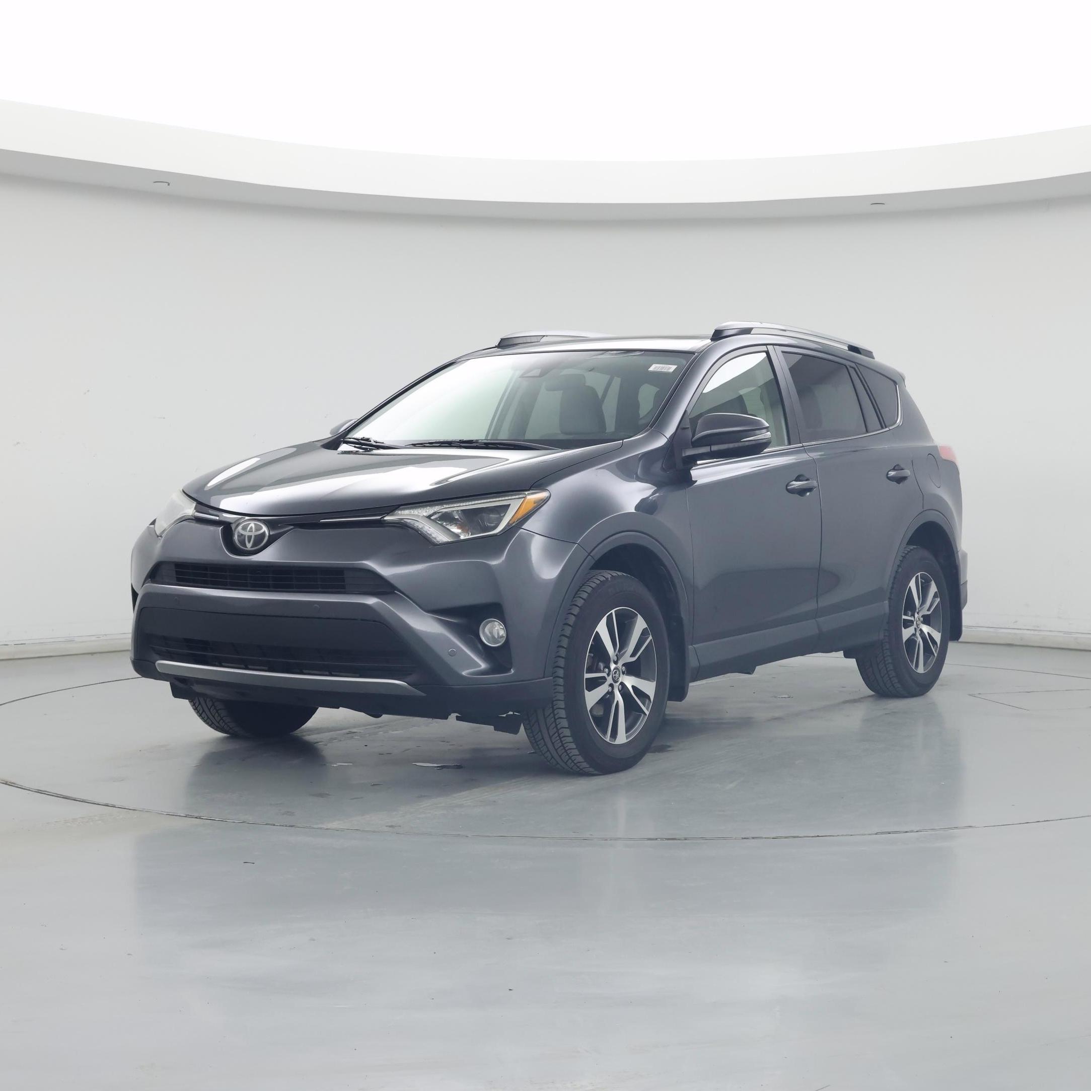 Thumbnail: 2017 Toyota RAV4 - 4