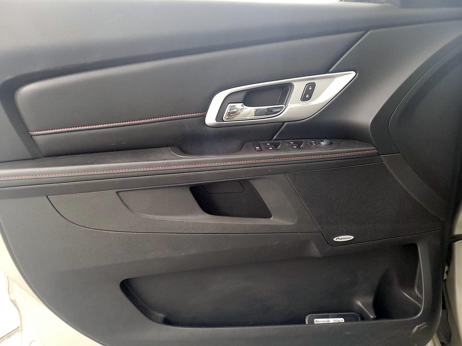 Thumbnail: 2015 GMC Terrain - 12