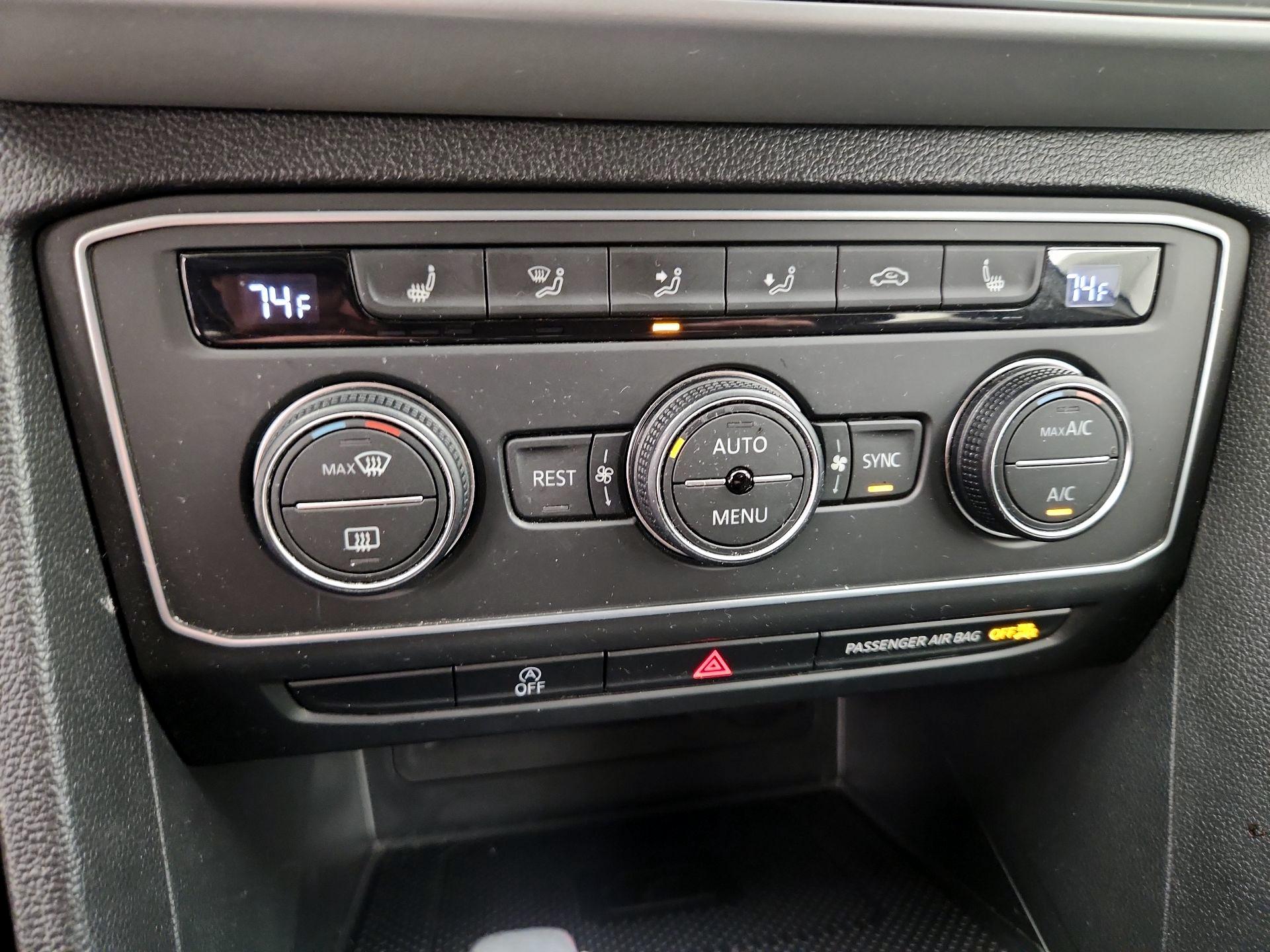 Thumbnail: 2021 Volkswagen Atlas - 16