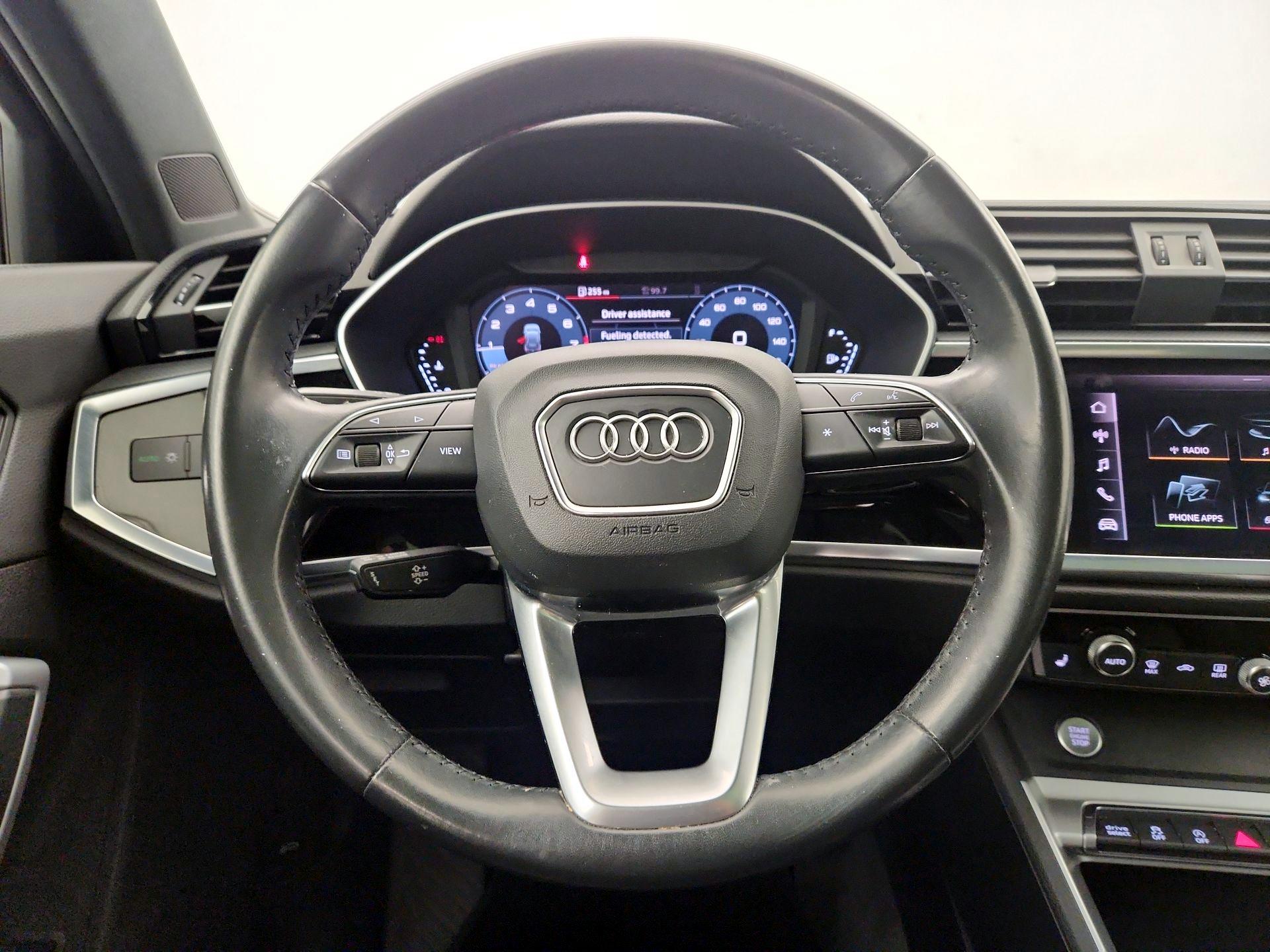 Thumbnail: 2020 Audi Q3 - 10