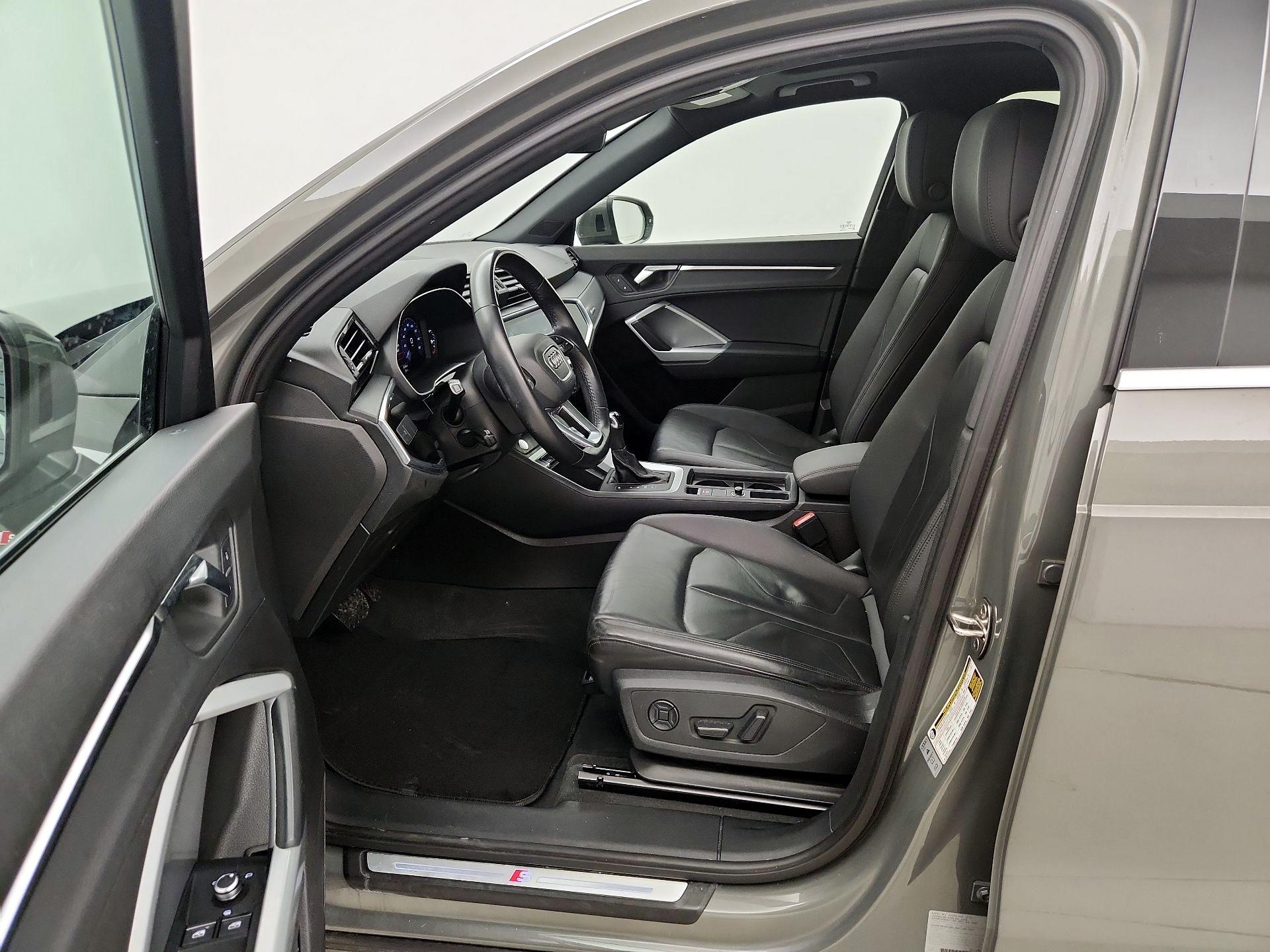 Thumbnail: 2020 Audi Q3 - 11