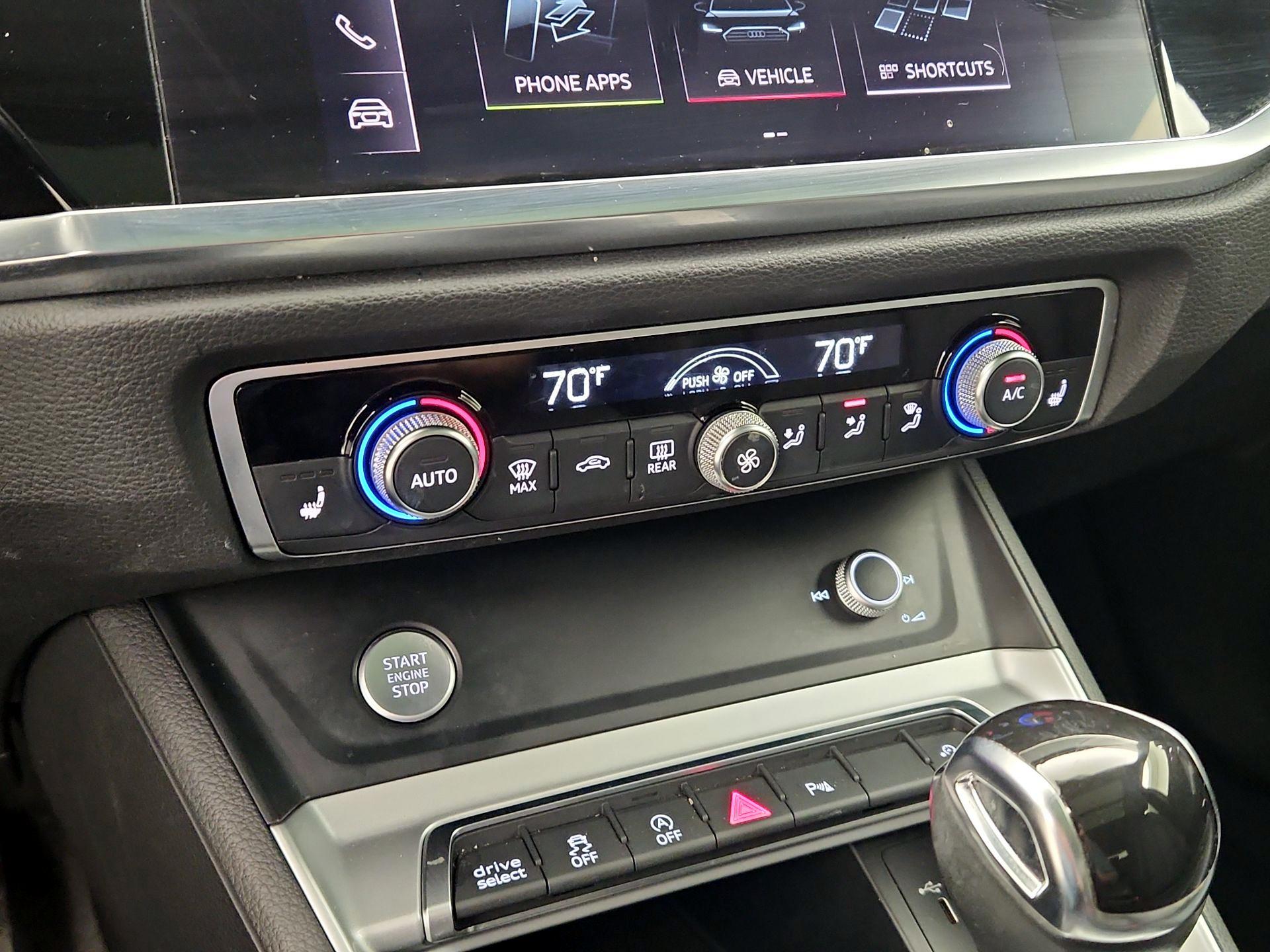 Thumbnail: 2020 Audi Q3 - 16