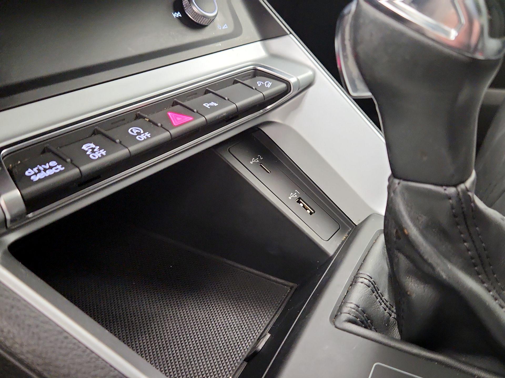 Thumbnail: 2020 Audi Q3 - 18