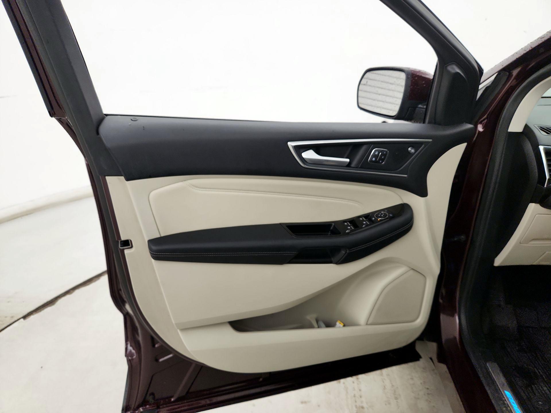 Thumbnail: 2019 Ford Edge - 12