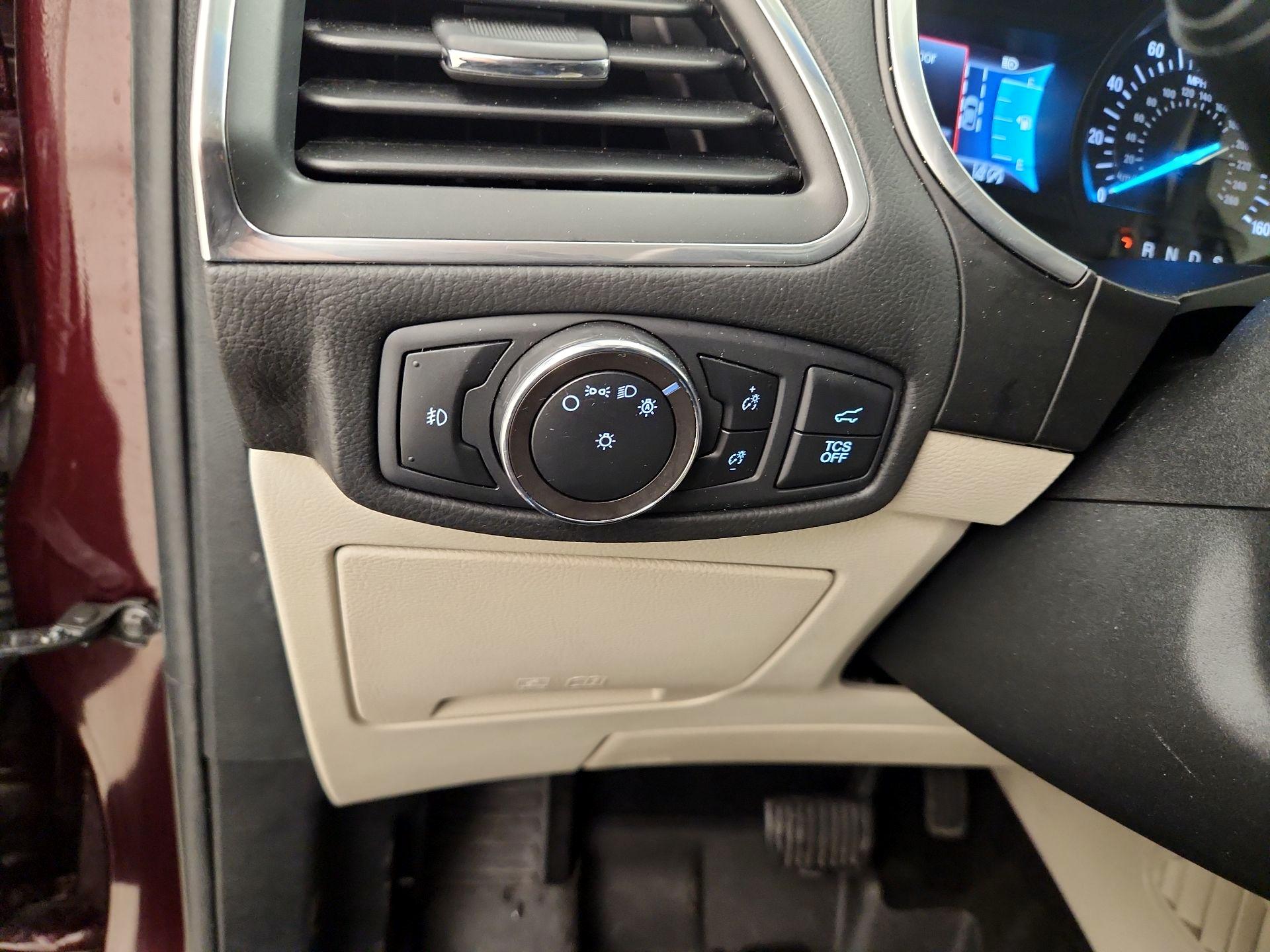 Thumbnail: 2019 Ford Edge - 13