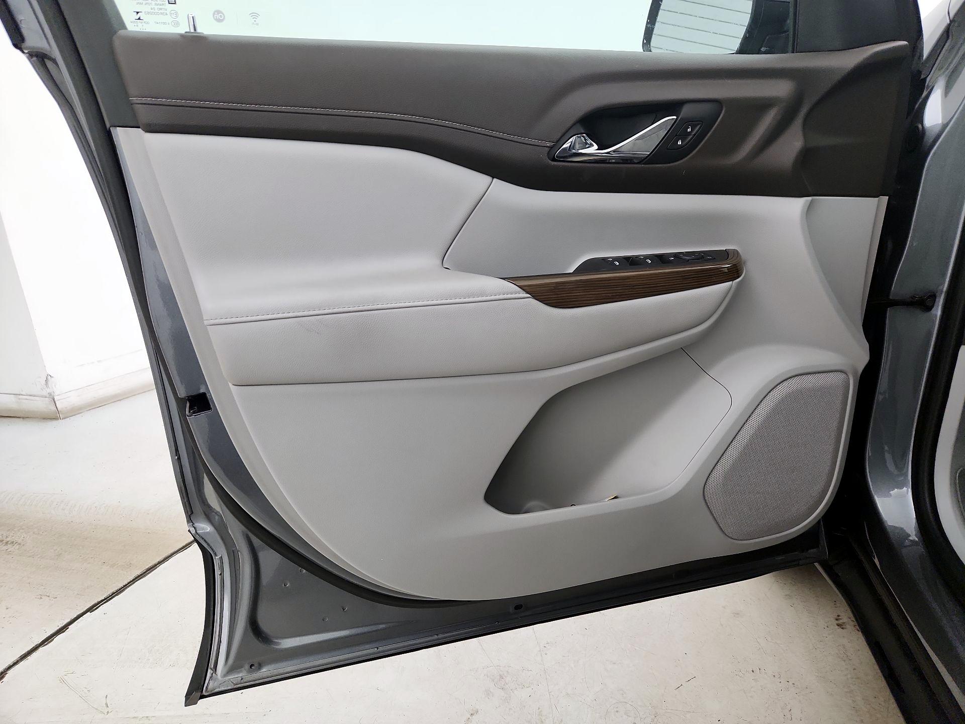 Thumbnail: 2020 GMC Acadia - 12