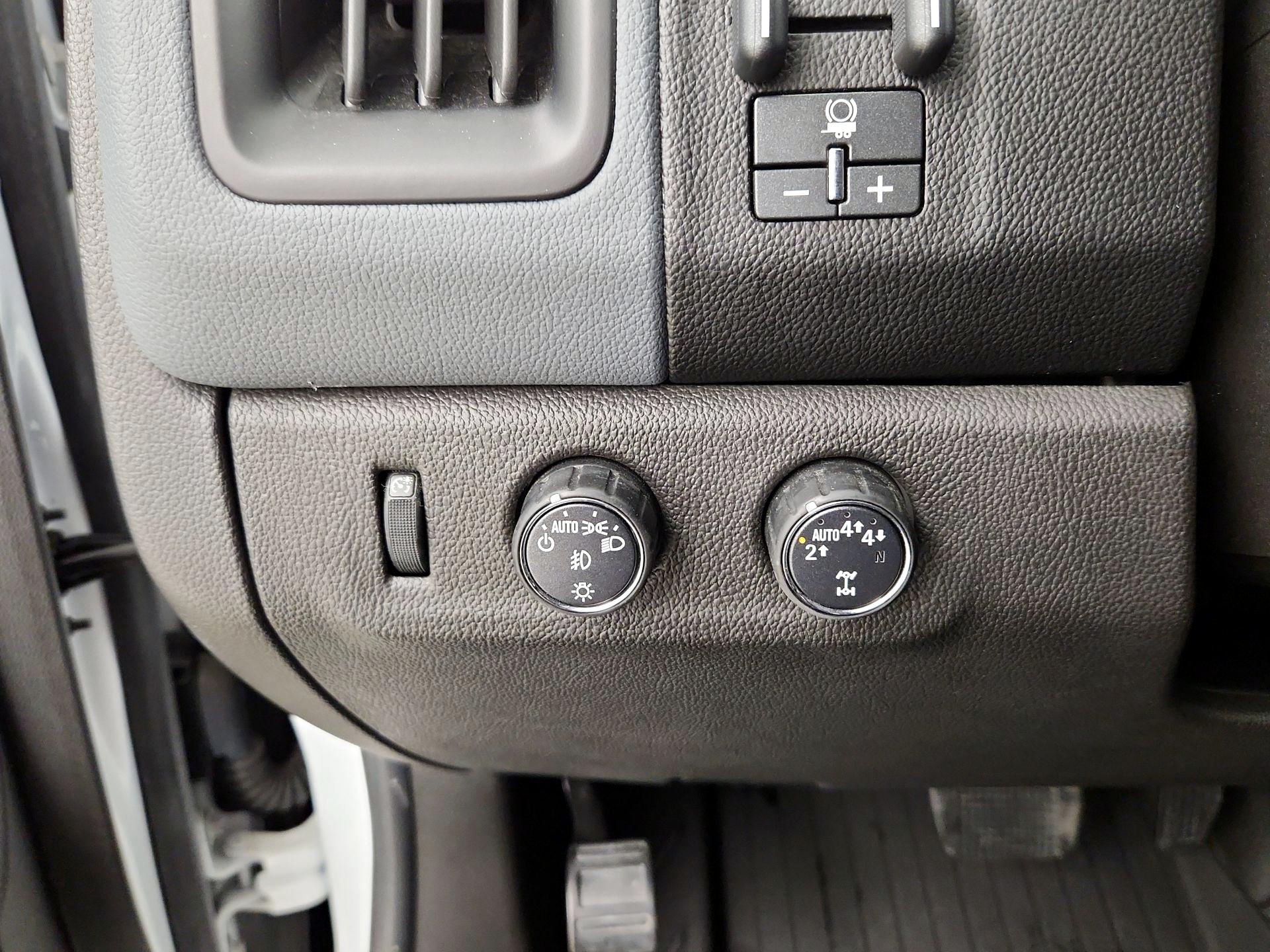 Thumbnail: 2021 Chevrolet Colorado - 13