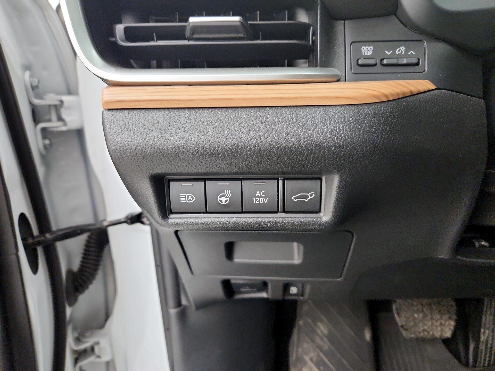 Thumbnail: 2024 Toyota Highlander - 13