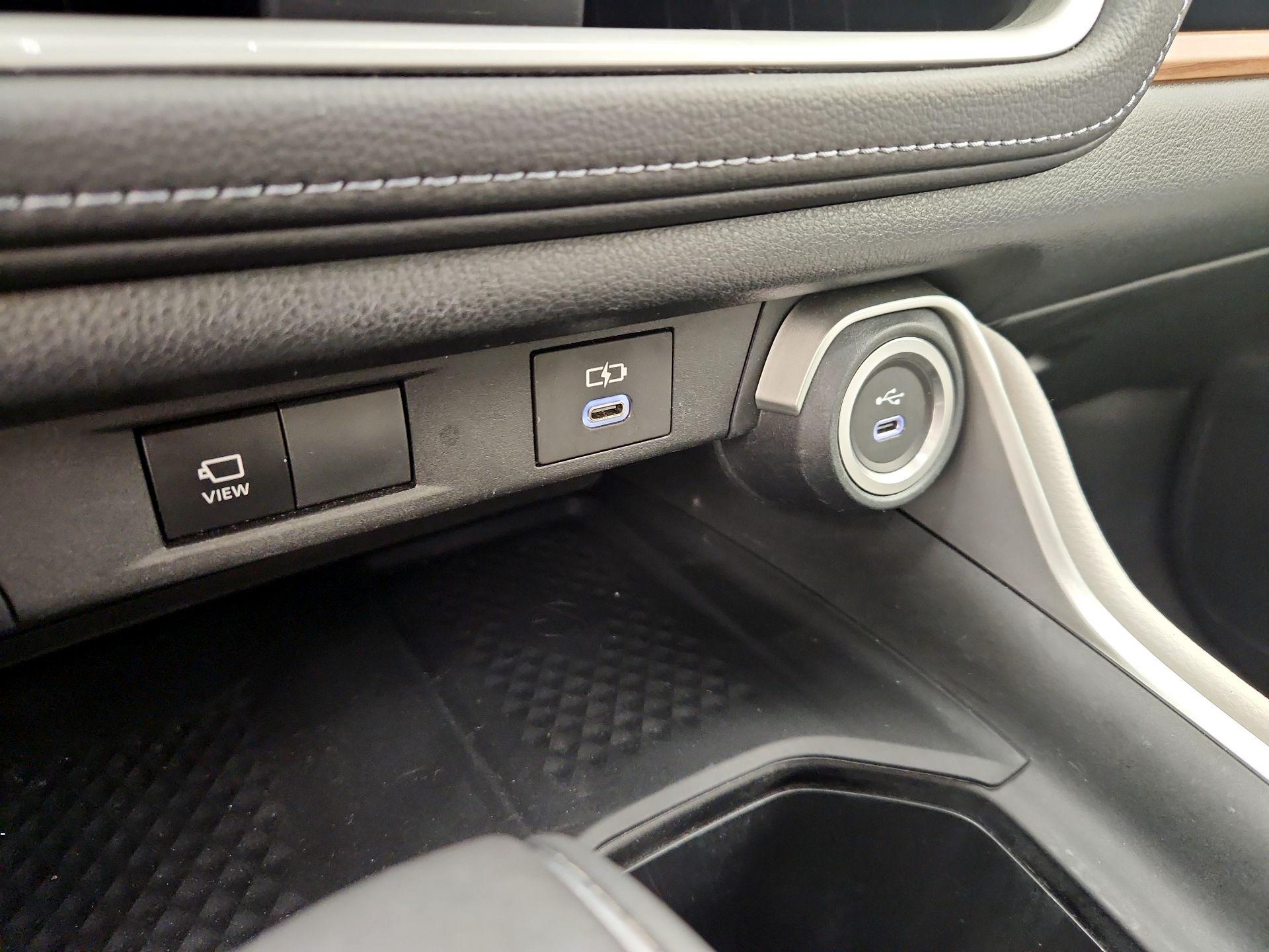 Thumbnail: 2024 Toyota Highlander - 18