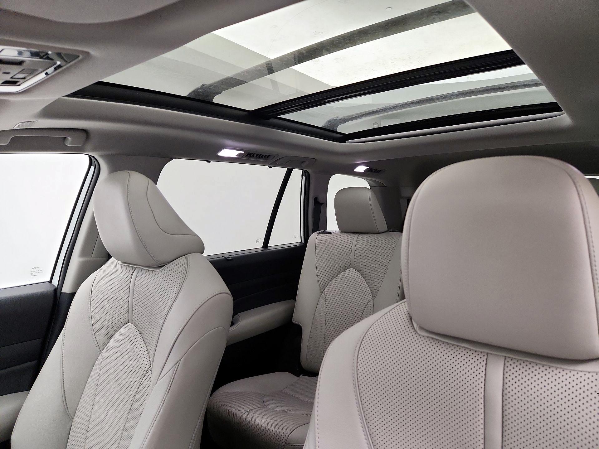 Thumbnail: 2024 Toyota Highlander - 19