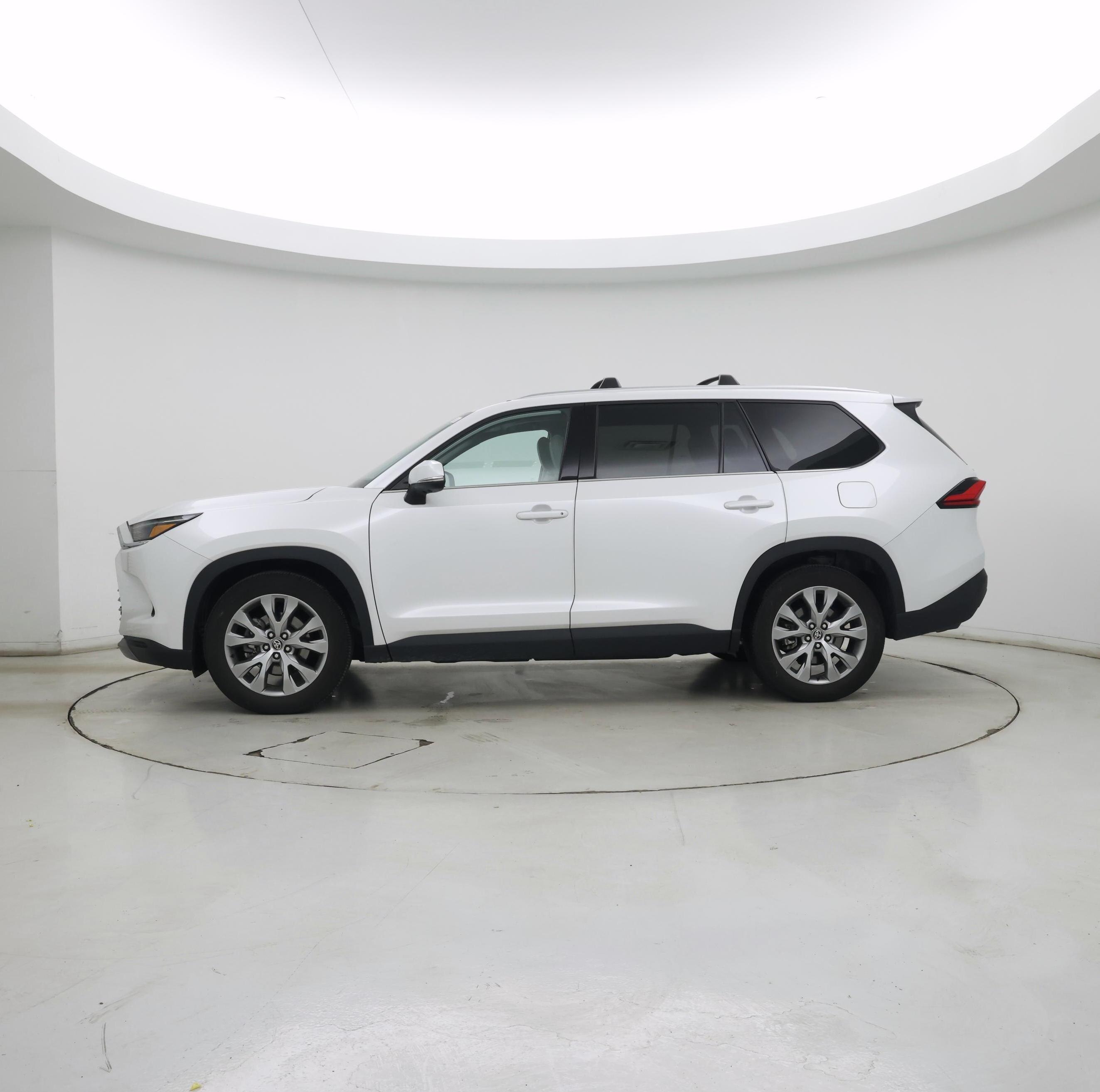 Thumbnail: 2024 Toyota Highlander - 3