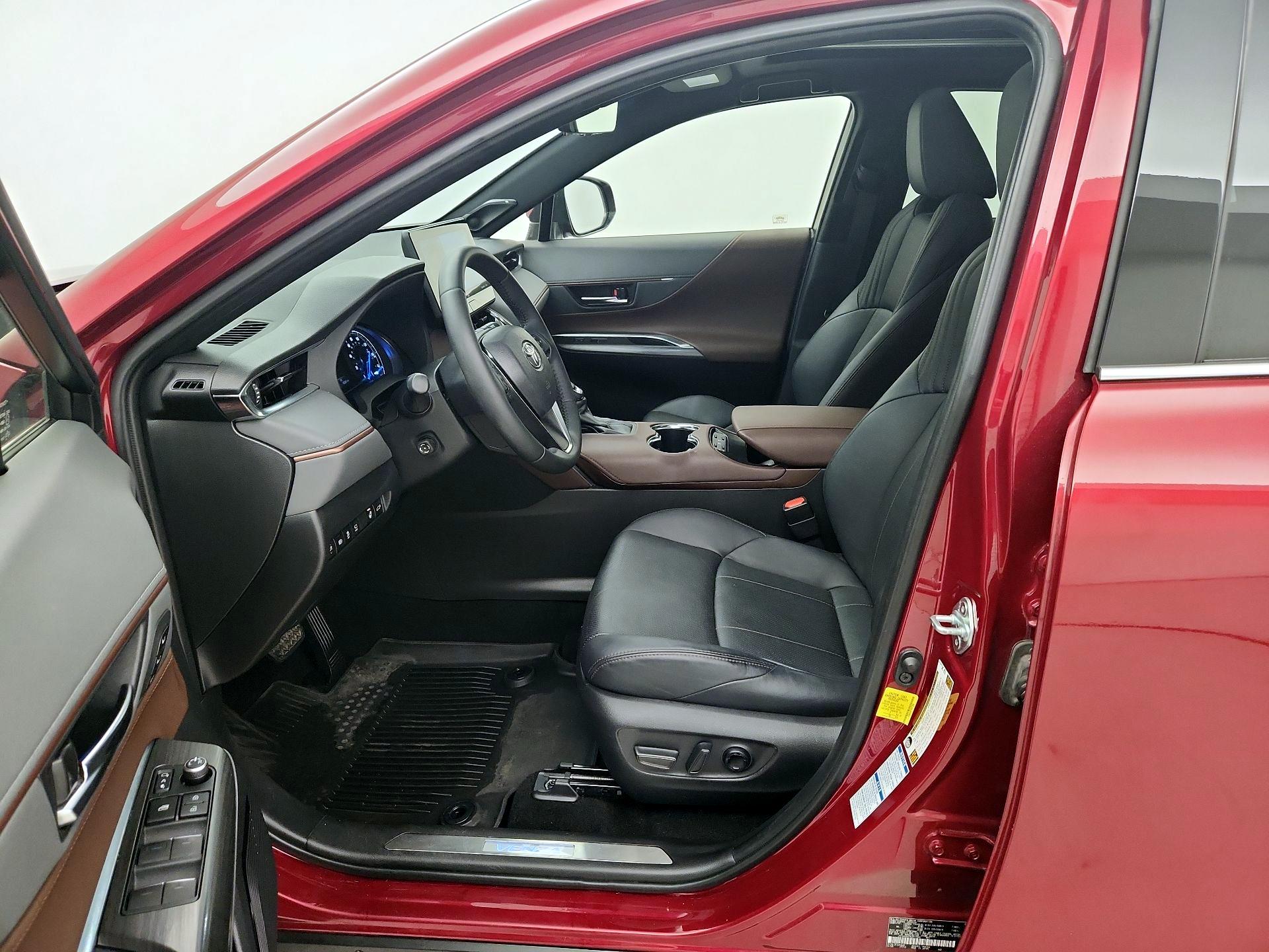 Thumbnail: 2021 Toyota Venza - 11