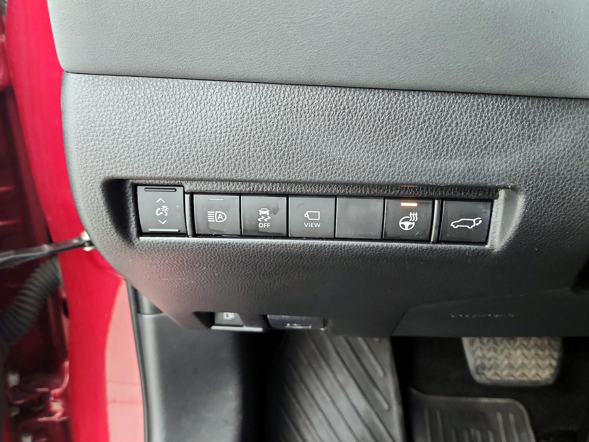 Thumbnail: 2021 Toyota Venza - 13