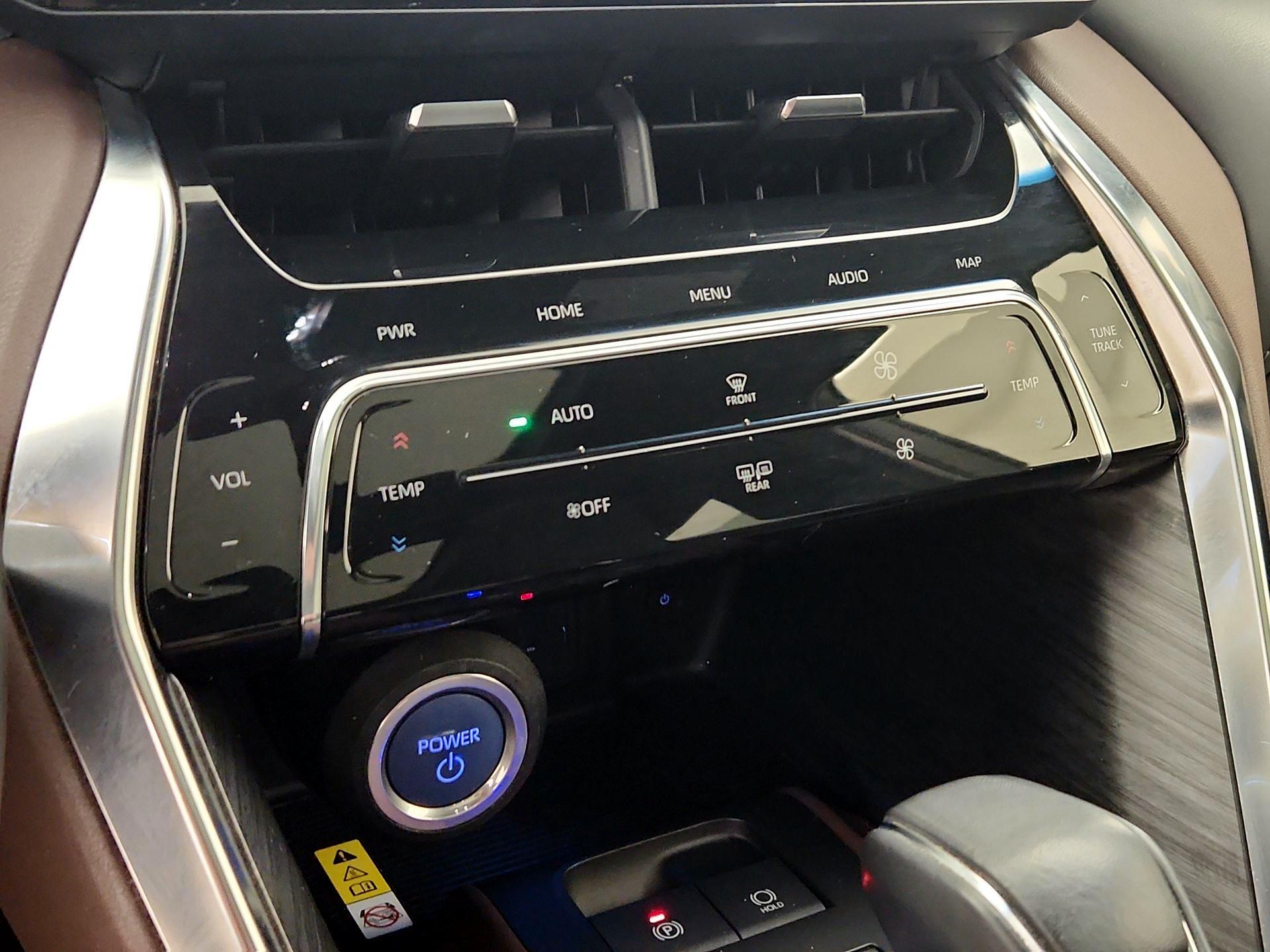 Thumbnail: 2021 Toyota Venza - 17