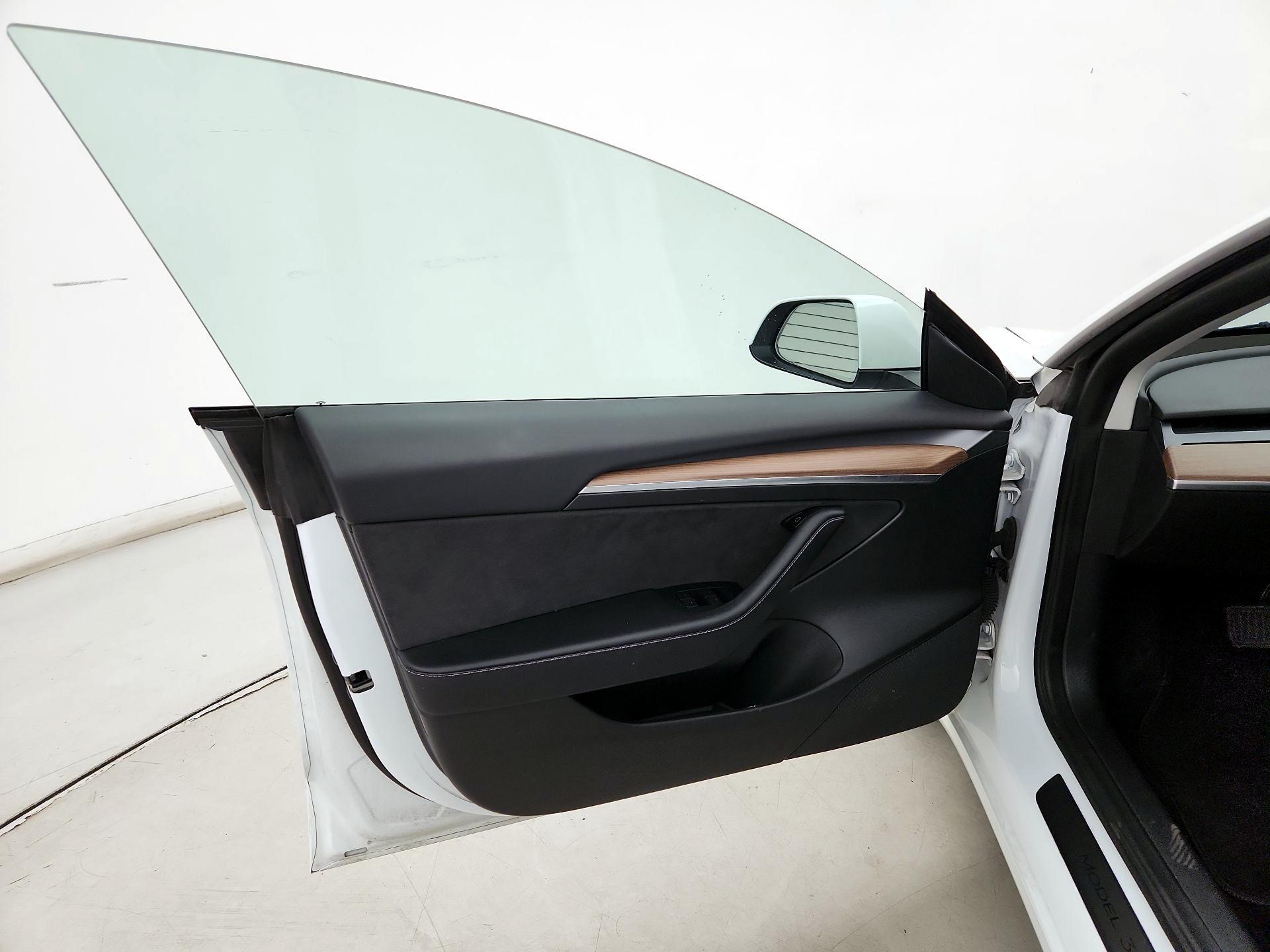 Thumbnail: 2022 Tesla Model 3 - 12