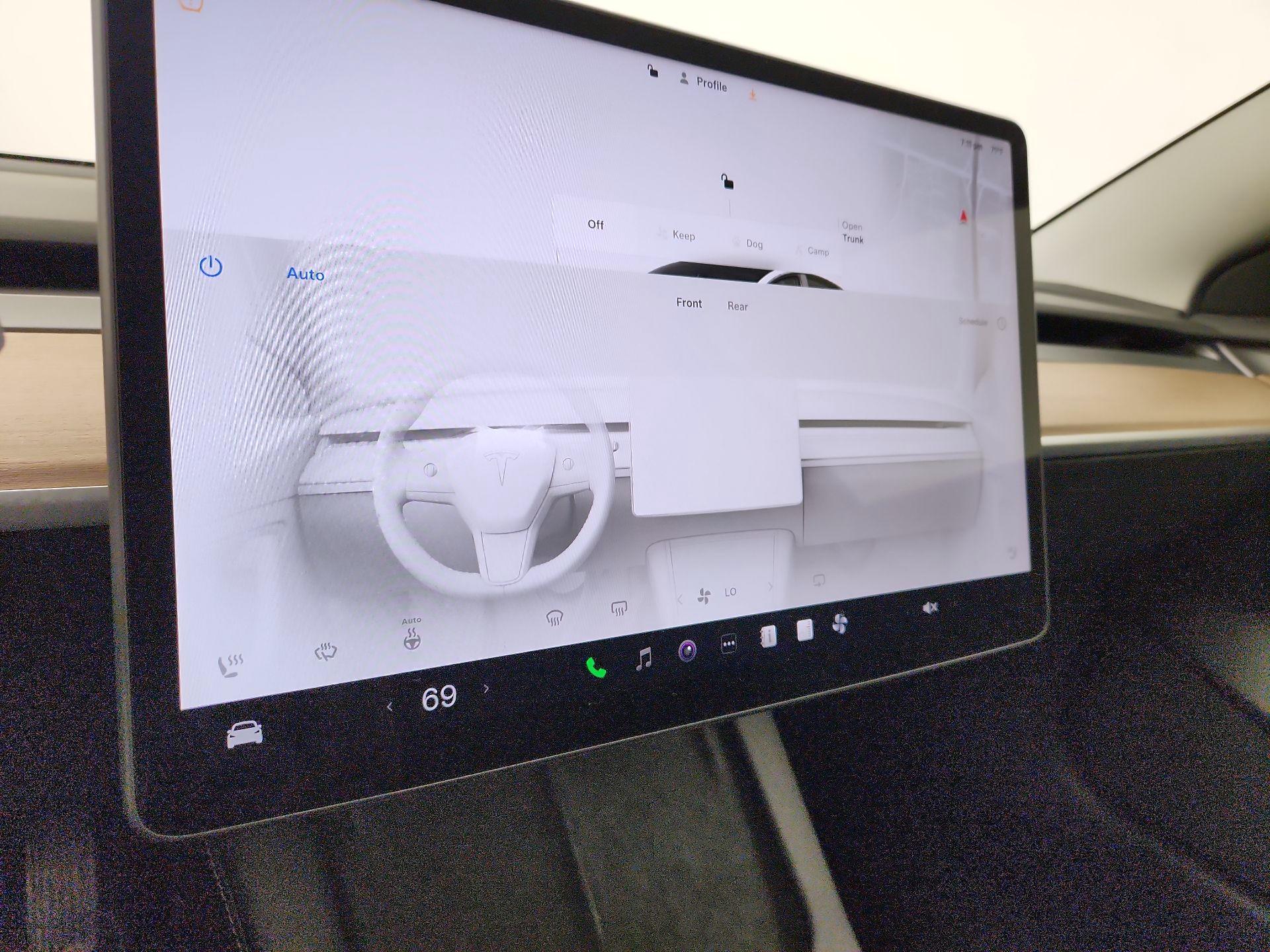 Thumbnail: 2022 Tesla Model 3 - 16