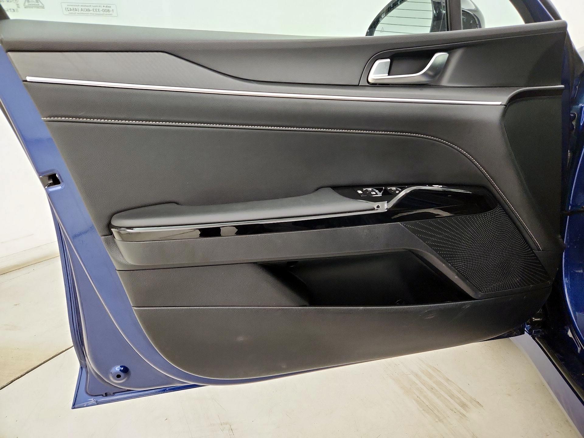 Thumbnail: 2025 Kia K5 - 12