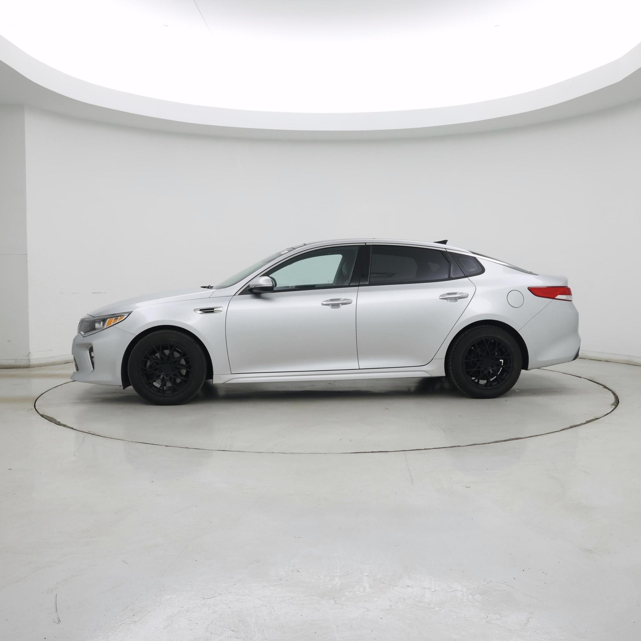 Thumbnail: 2018 Kia Optima - 3