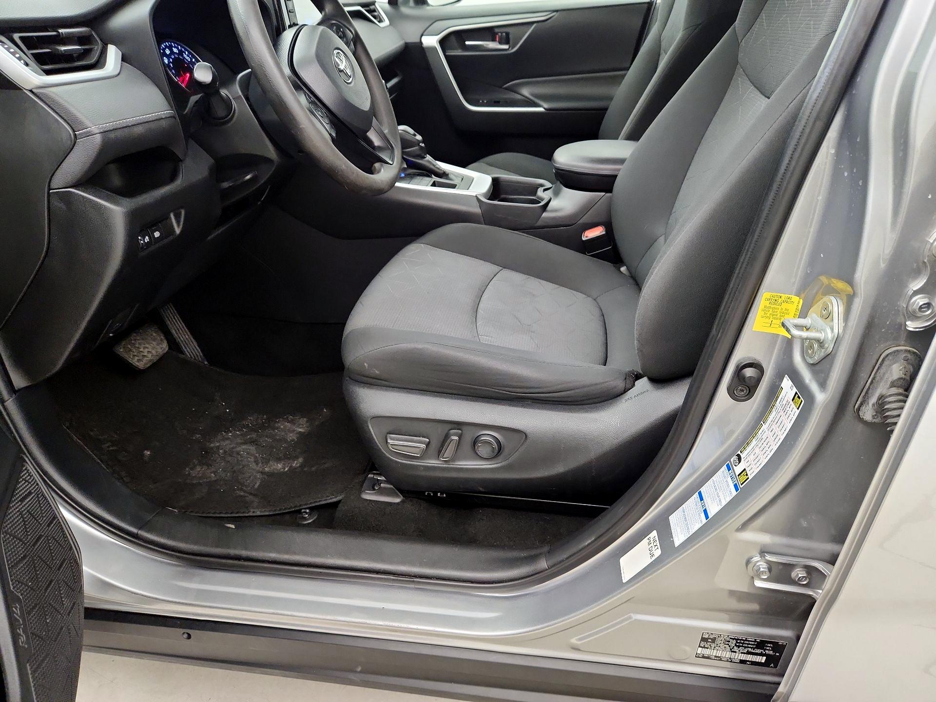 Thumbnail: 2021 Toyota RAV4 - 11