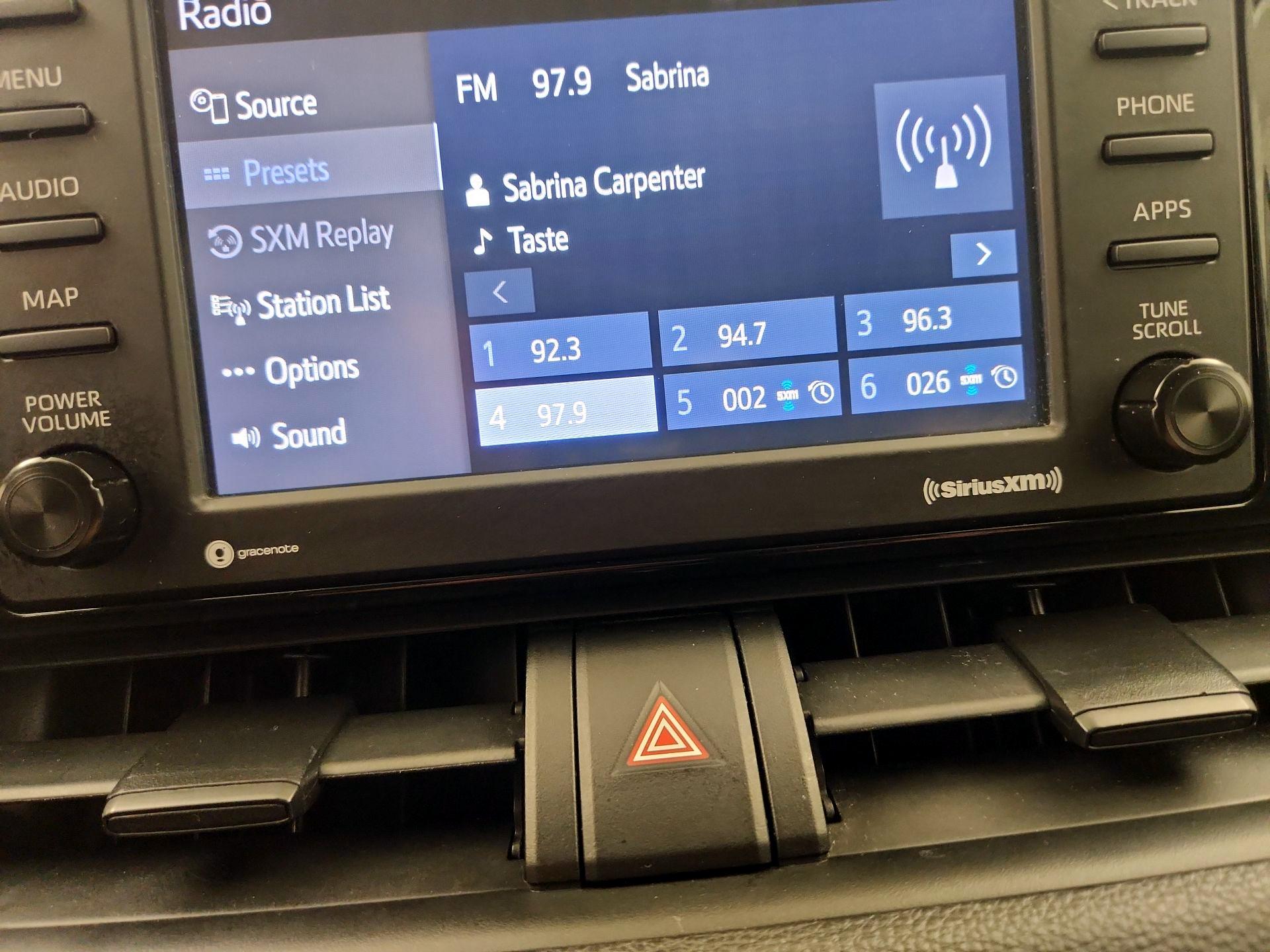 Thumbnail: 2021 Toyota RAV4 - 15