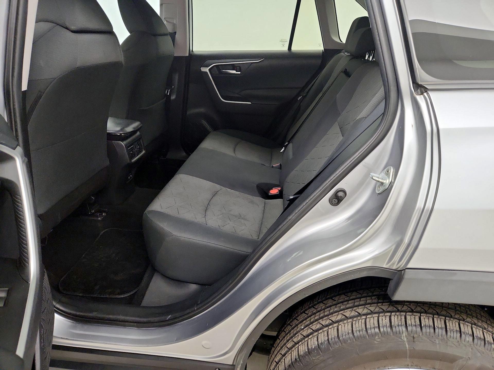 Thumbnail: 2021 Toyota RAV4 - 19