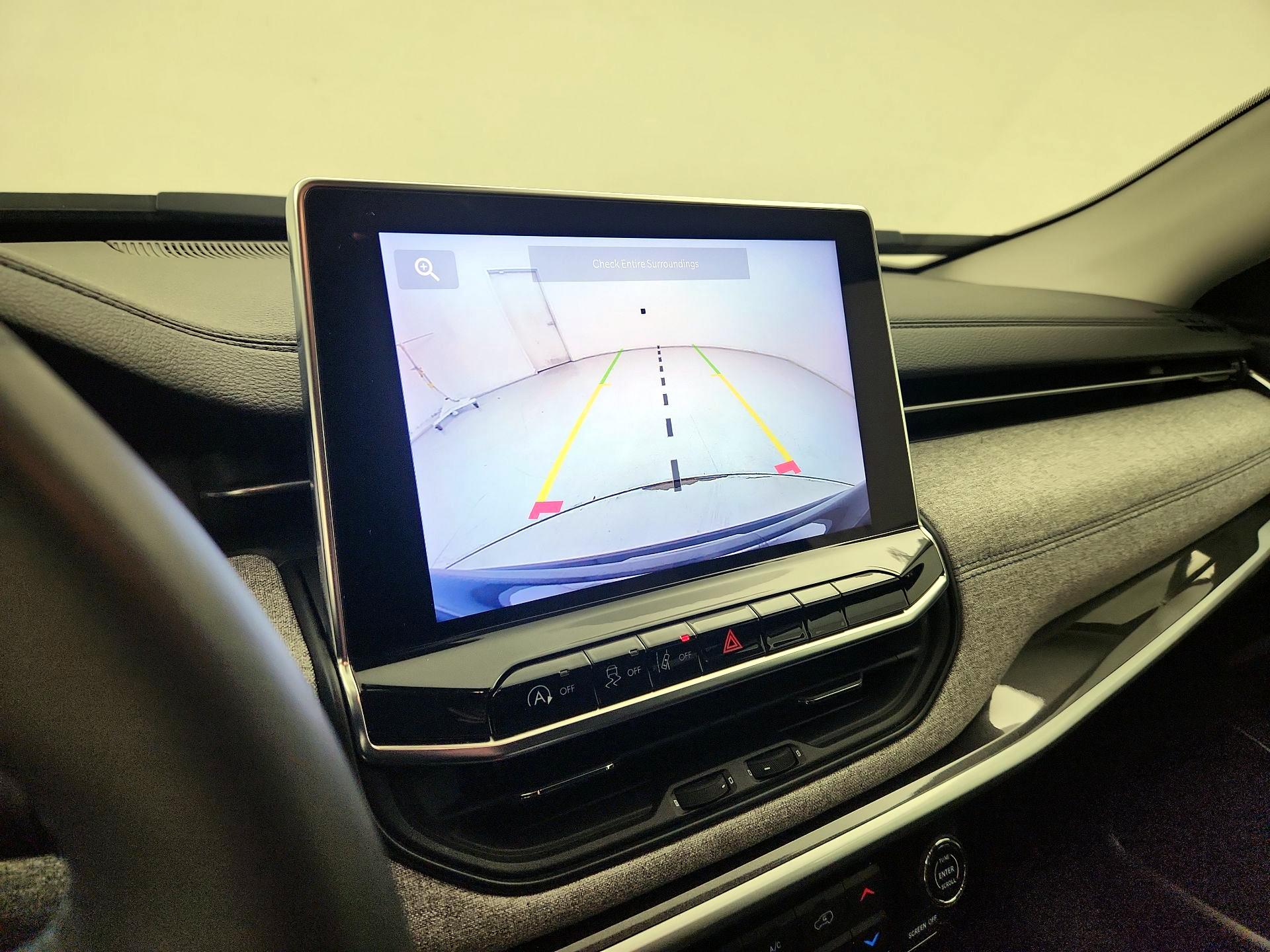 Thumbnail: 2022 Jeep Compass - 14