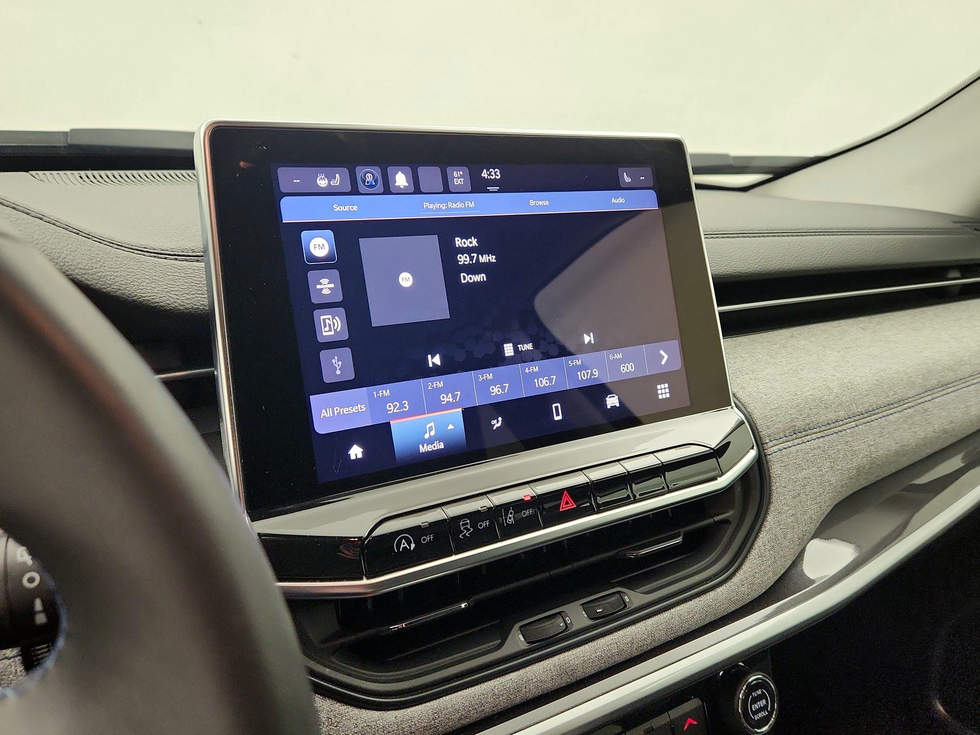 Thumbnail: 2022 Jeep Compass - 15