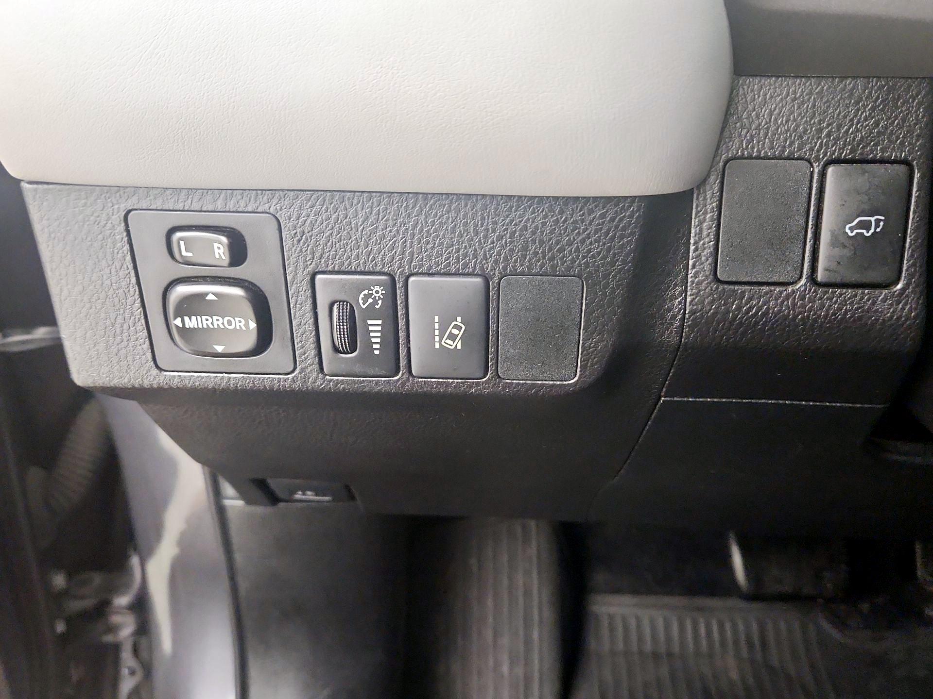 Thumbnail: 2017 Toyota RAV4 - 13