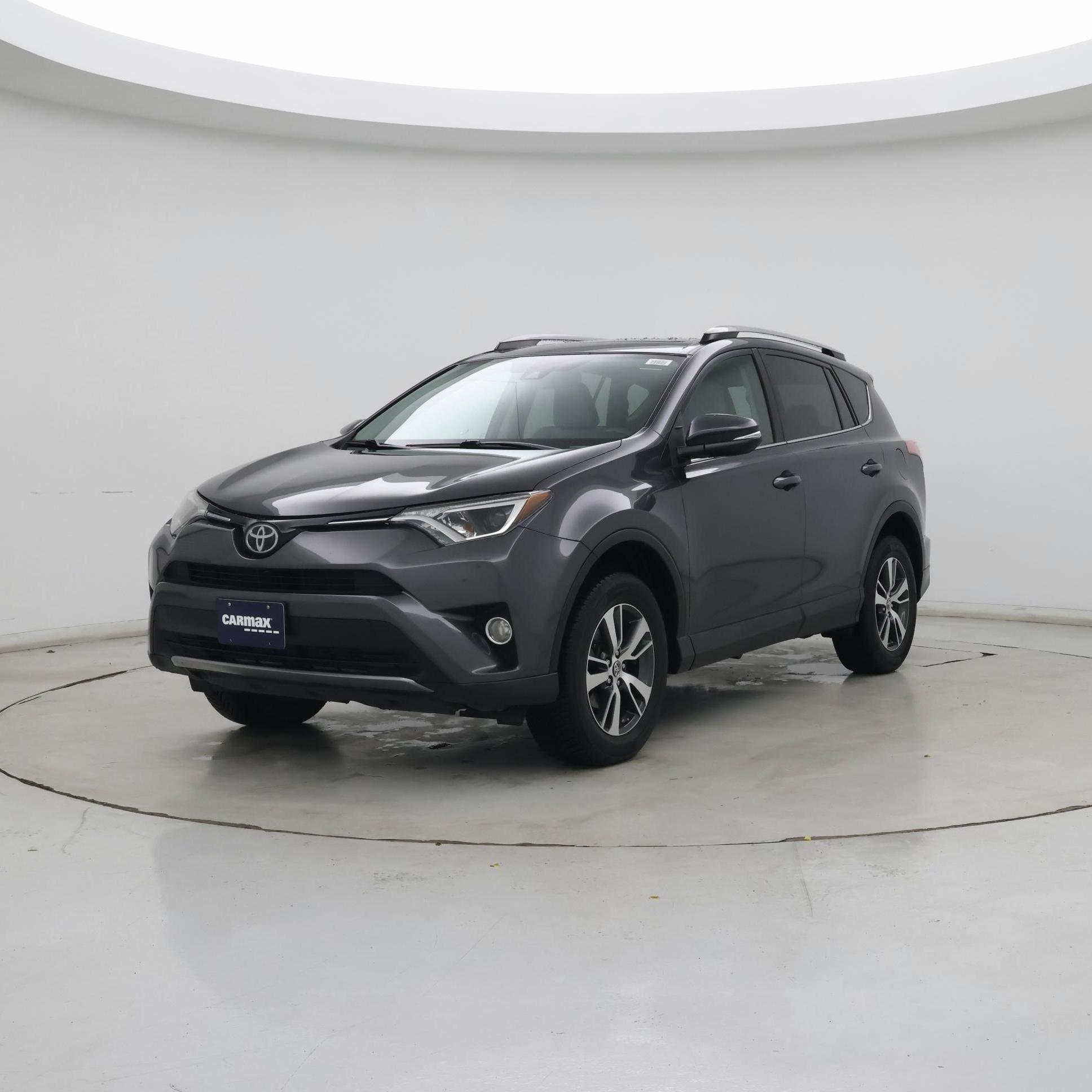 Thumbnail: 2017 Toyota RAV4 - 4