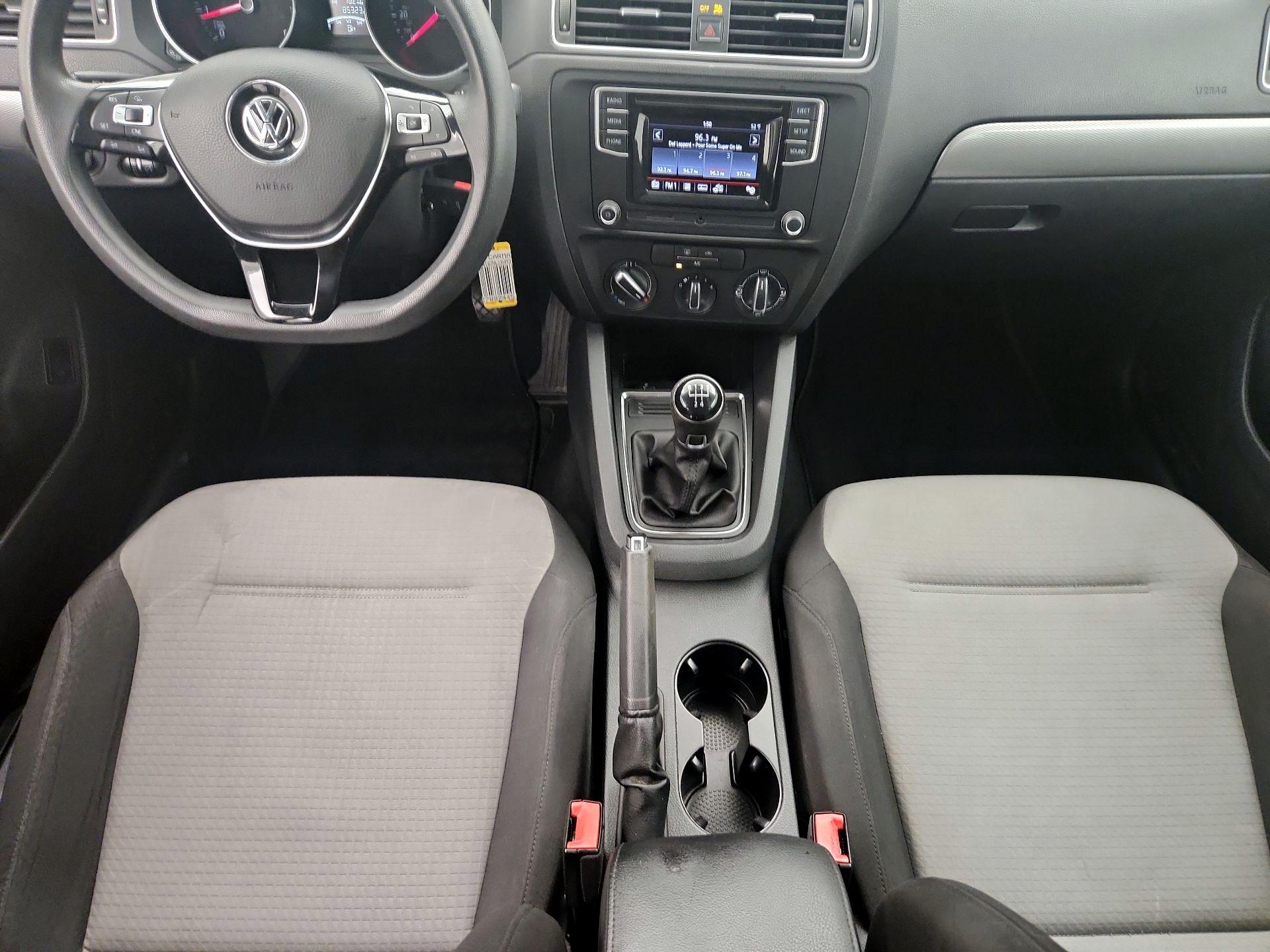 Thumbnail: 2017 Volkswagen Jetta - 9