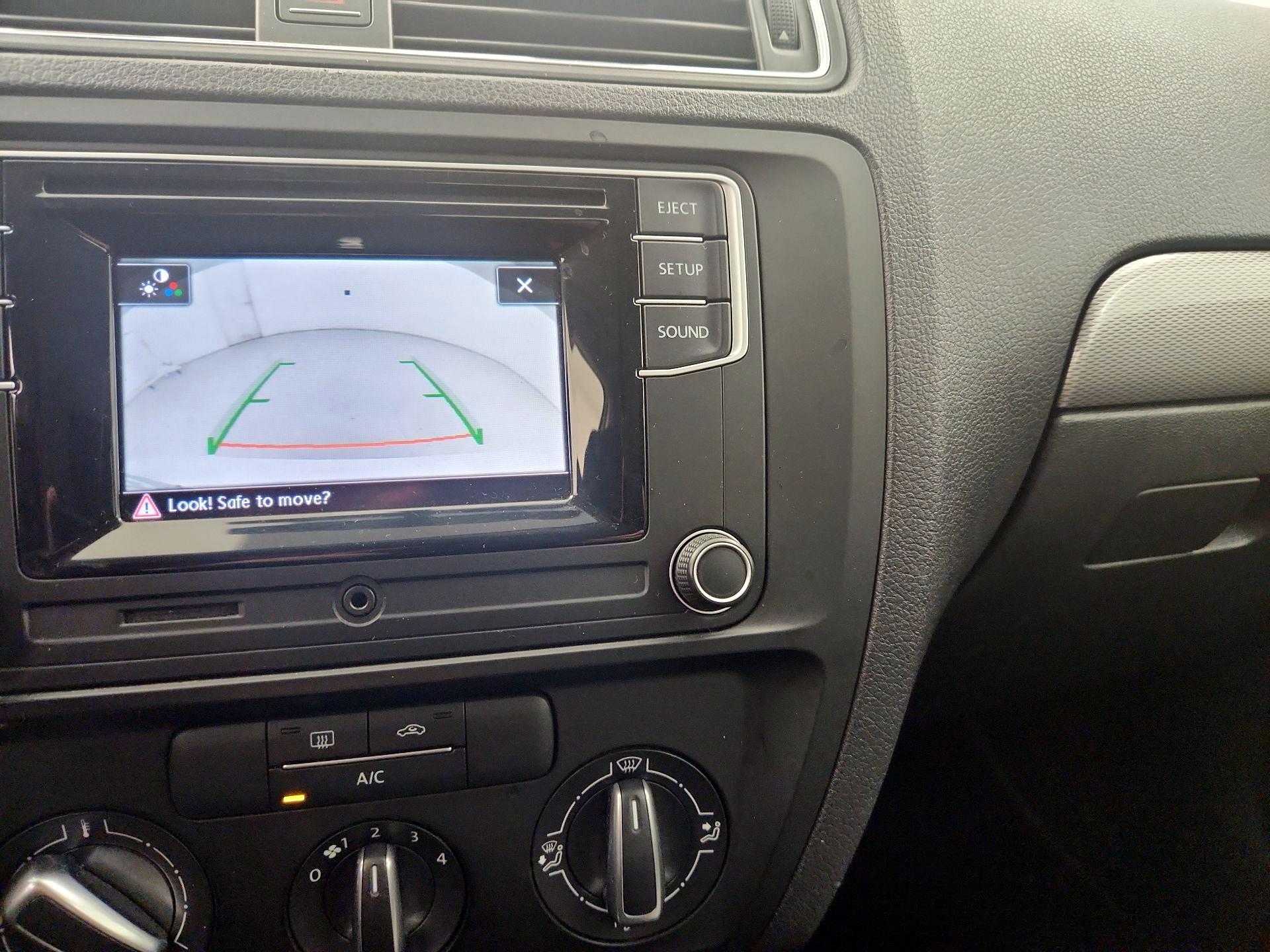 Thumbnail: 2017 Volkswagen Jetta - 14