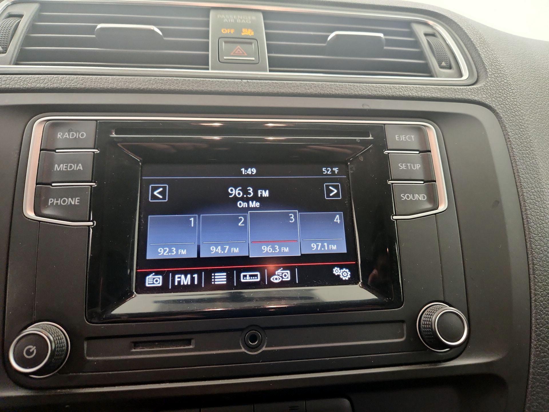 Thumbnail: 2017 Volkswagen Jetta - 15