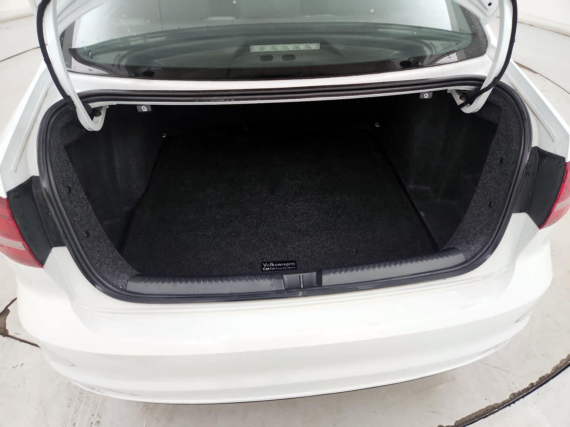 Thumbnail: 2017 Volkswagen Jetta - 20