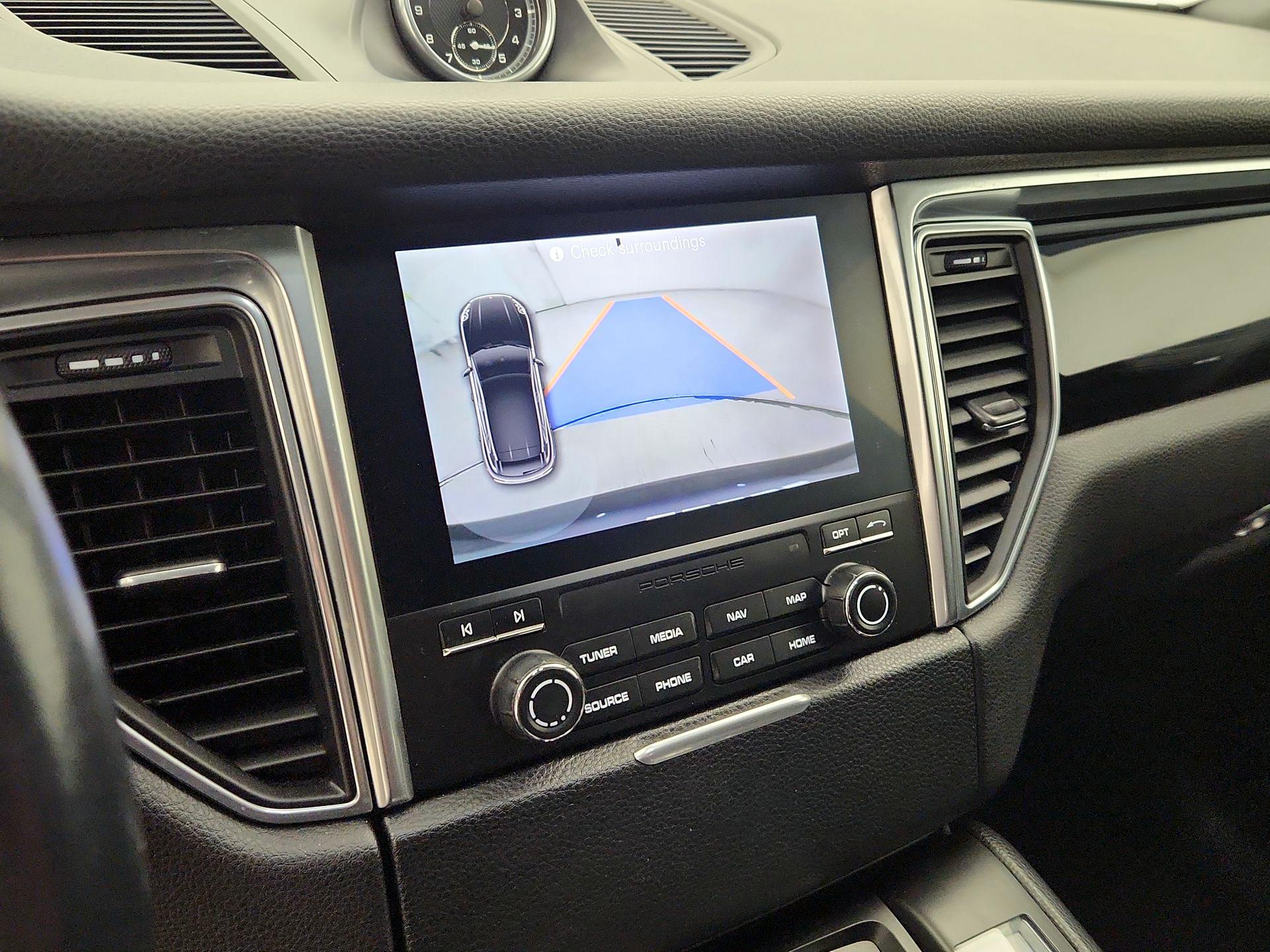 Thumbnail: 2017 Porsche Macan - 15