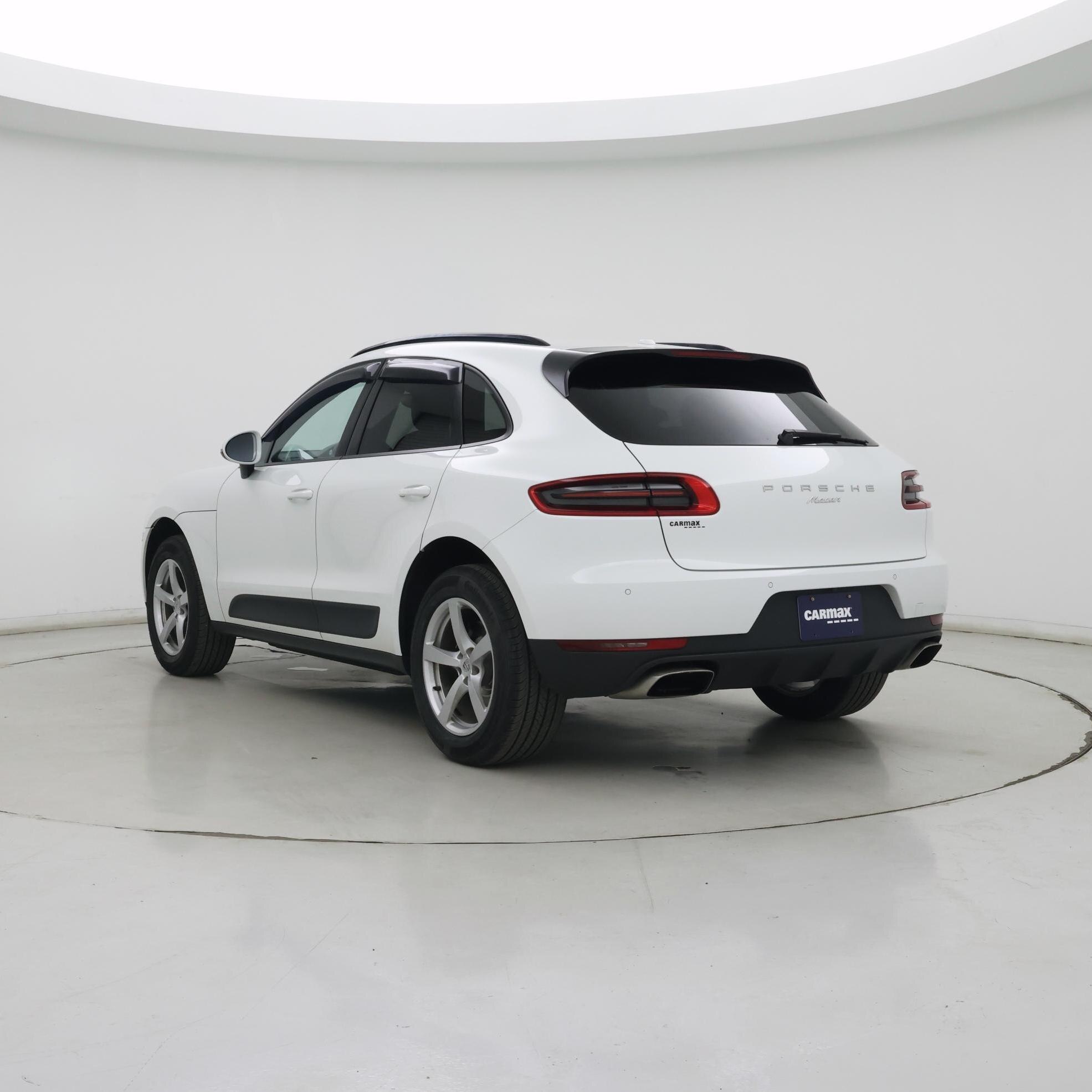 Thumbnail: 2017 Porsche Macan - 2