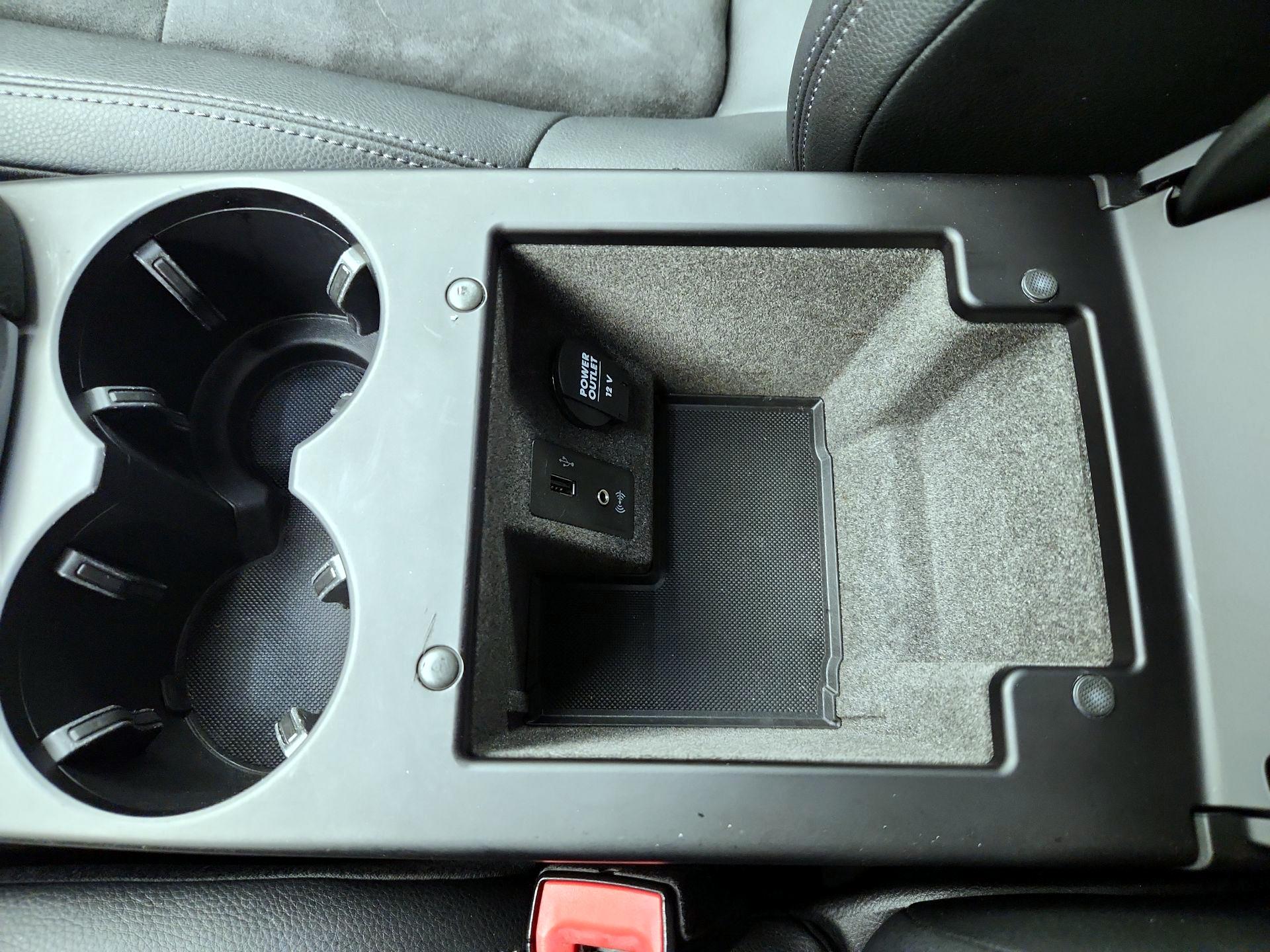 Thumbnail: 2017 Porsche Macan - 19