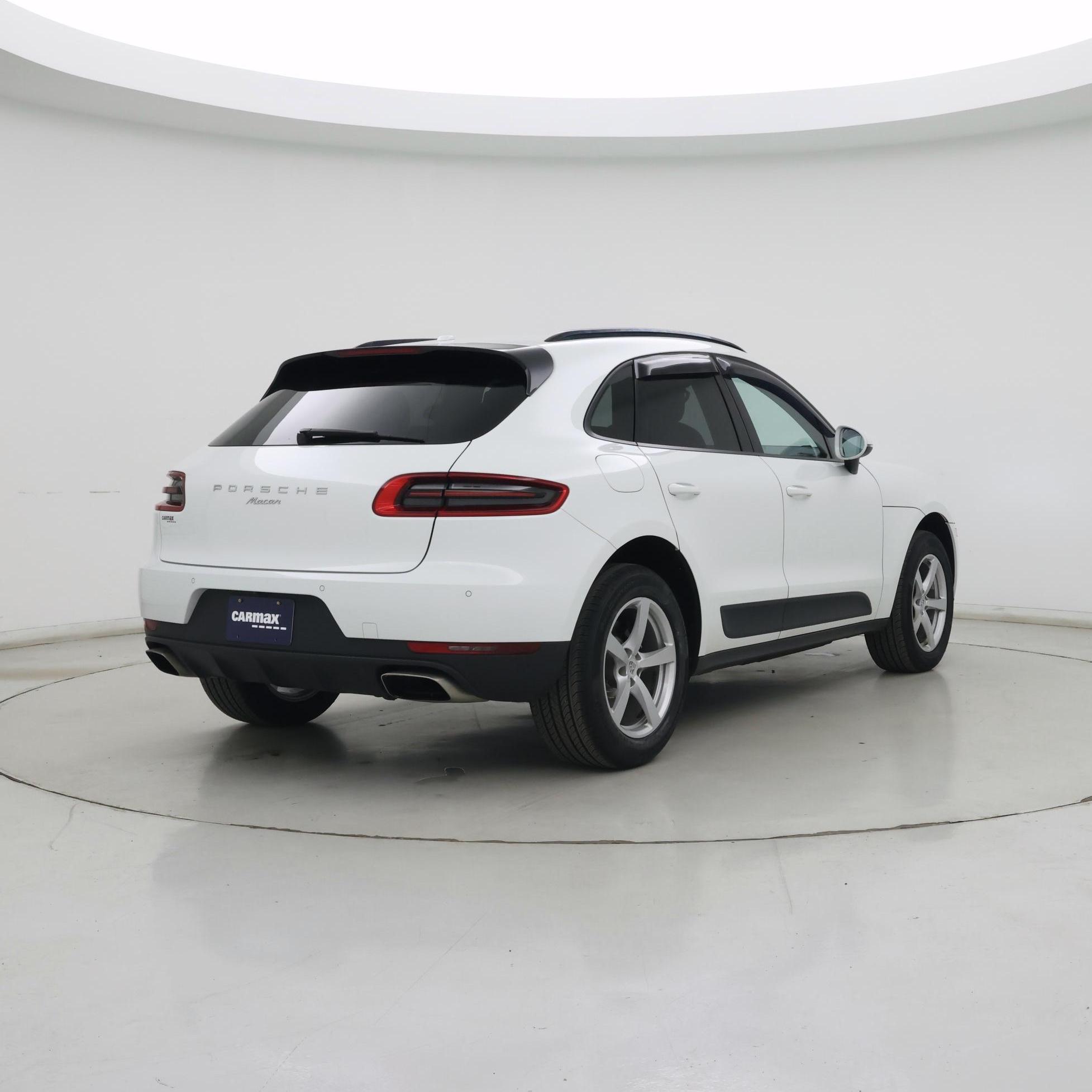Thumbnail: 2017 Porsche Macan - 8