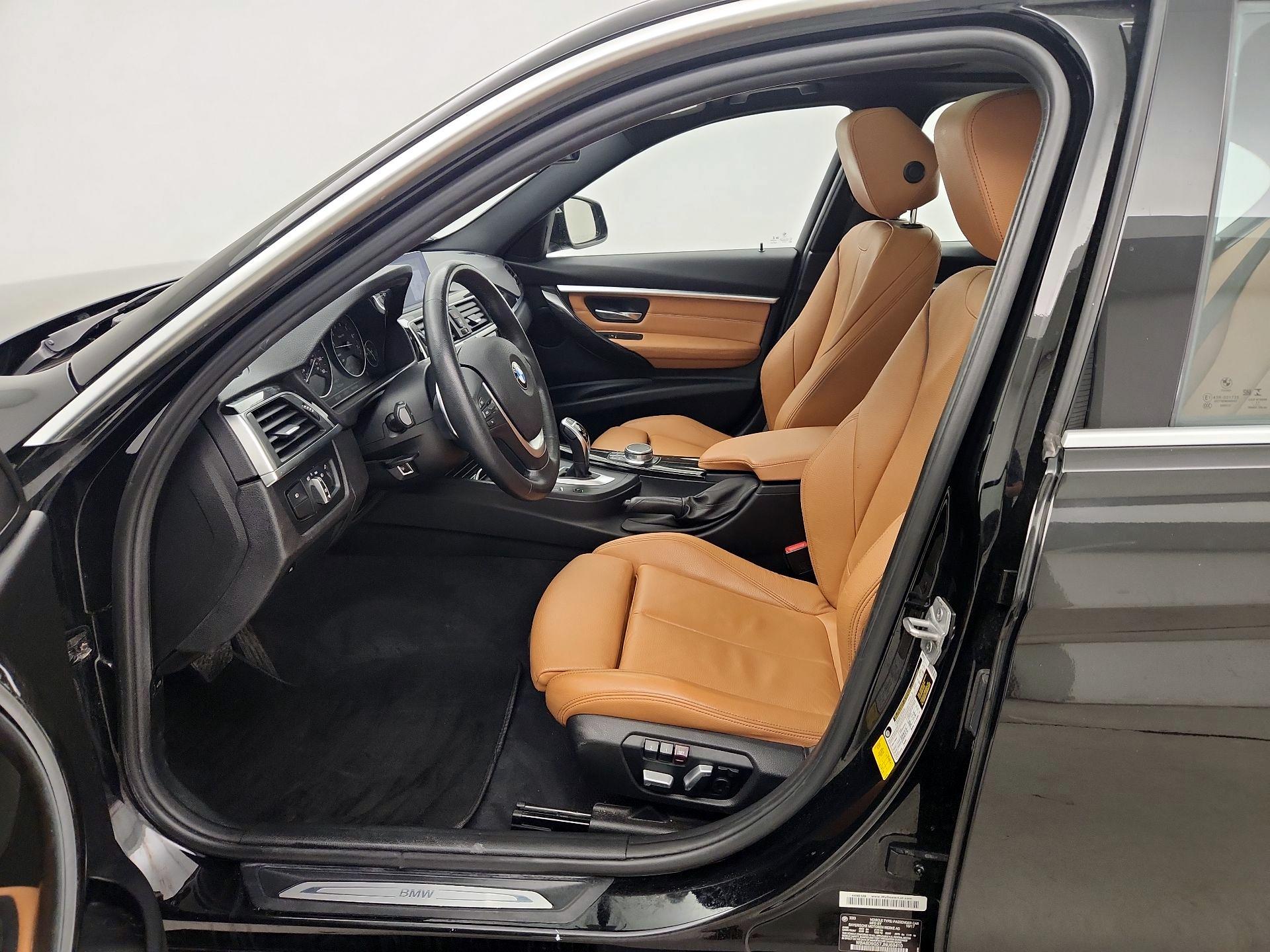 Thumbnail: 2018 BMW 3 Series - 11