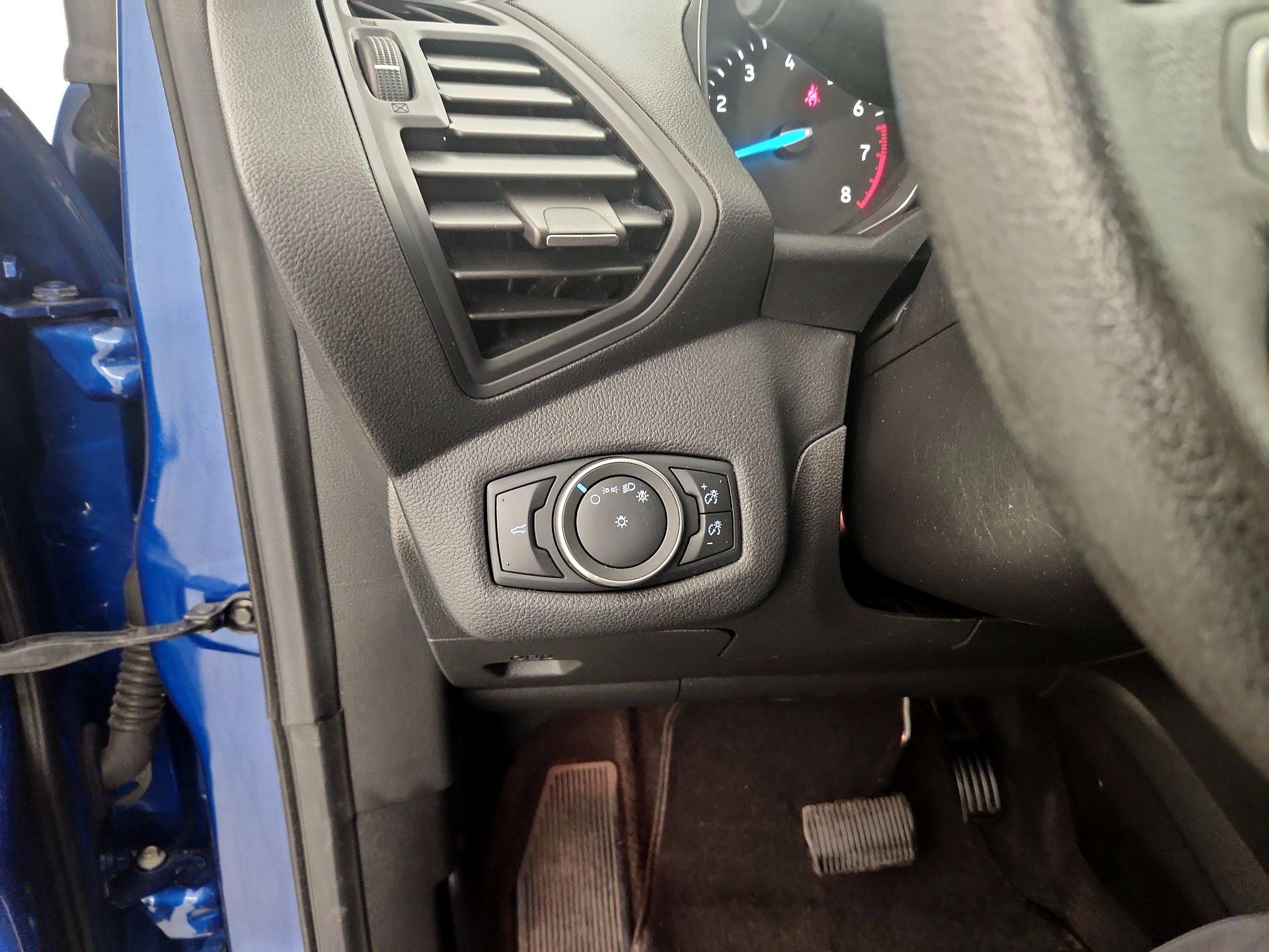 Thumbnail: 2019 Ford Escape - 13