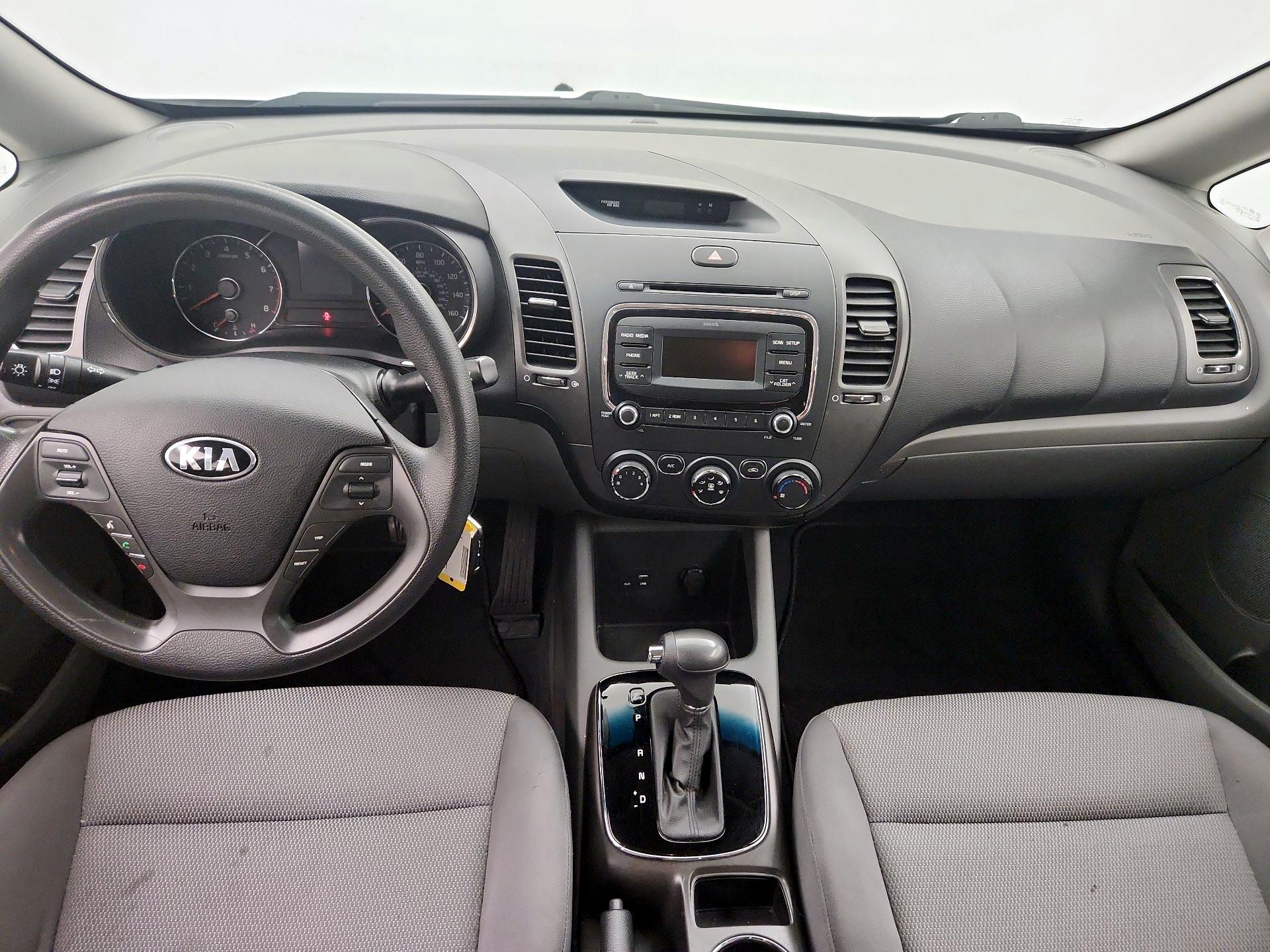 Thumbnail: 2017 Kia Forte - 9