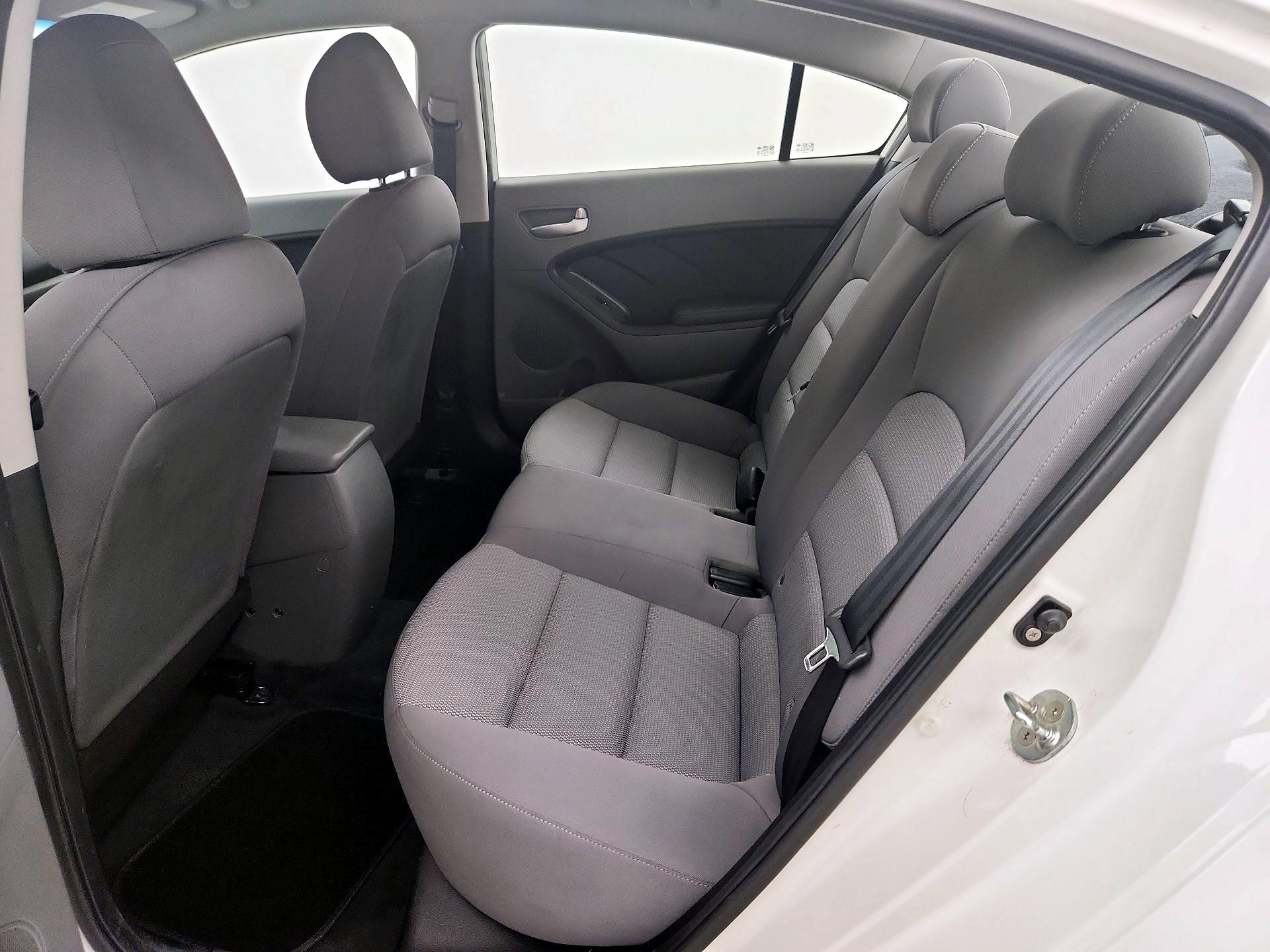 Thumbnail: 2017 Kia Forte - 17