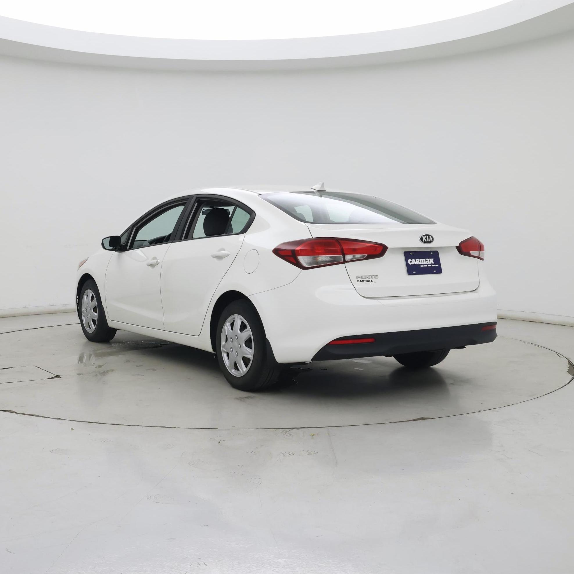 Thumbnail: 2017 Kia Forte - 2