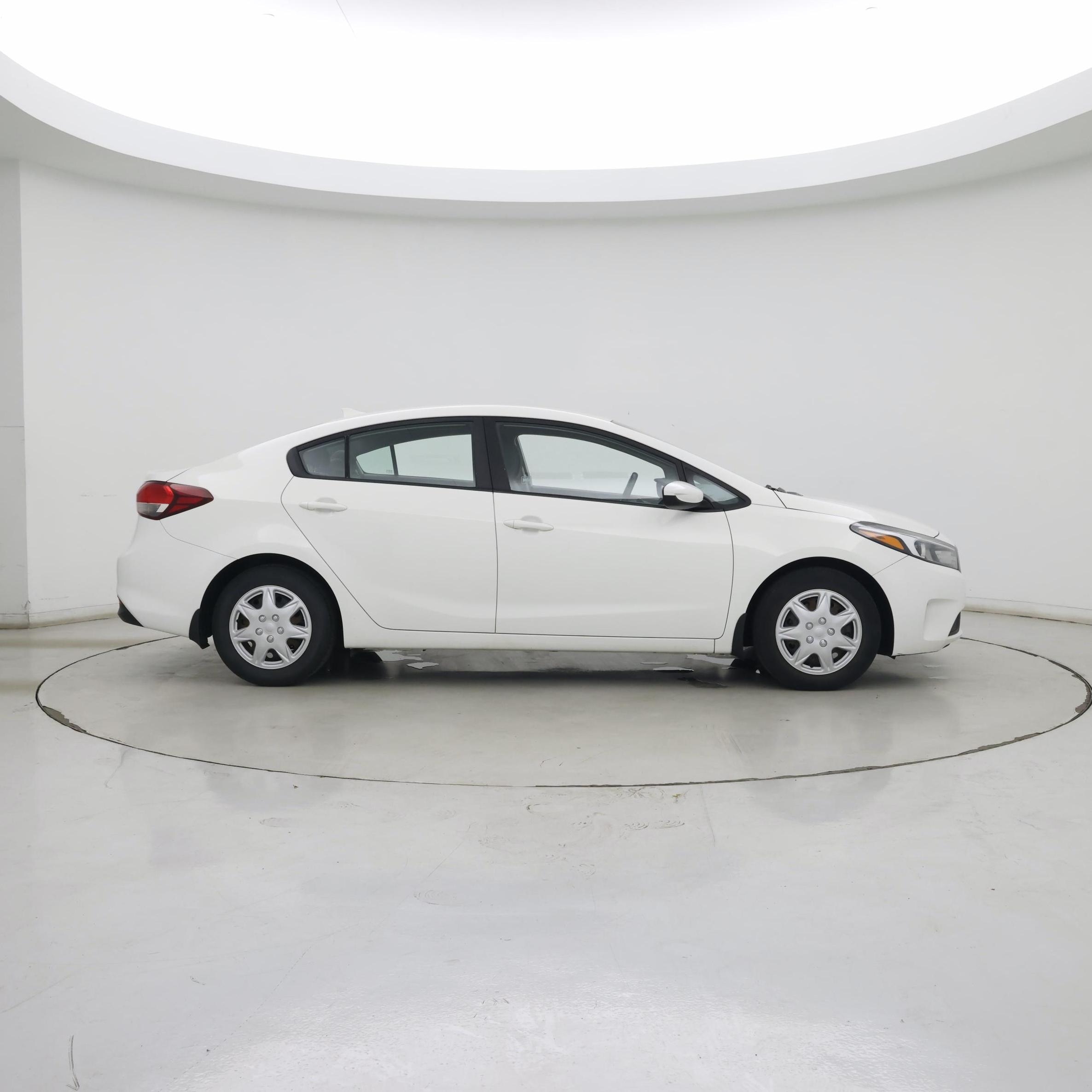 Thumbnail: 2017 Kia Forte - 7