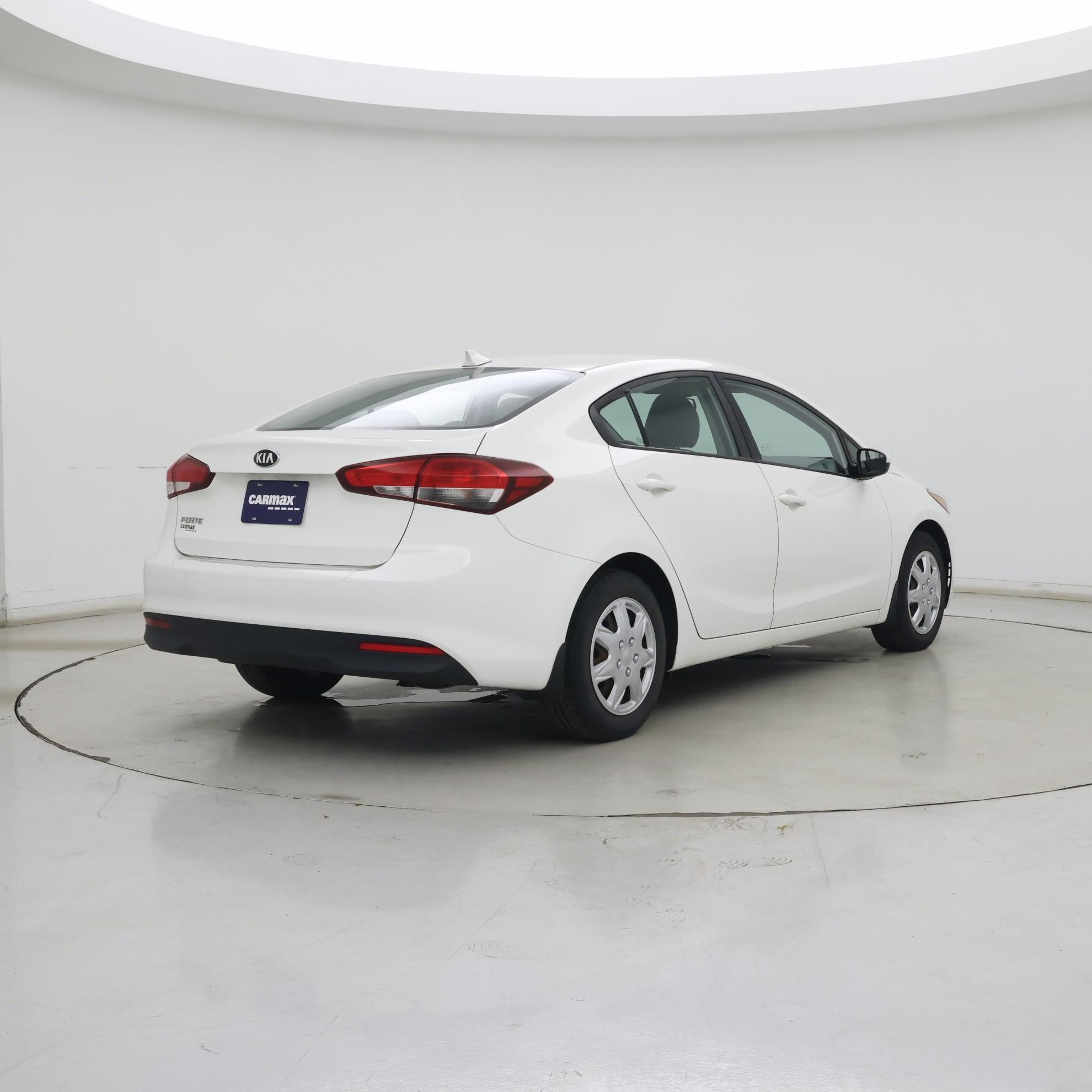Thumbnail: 2017 Kia Forte - 8